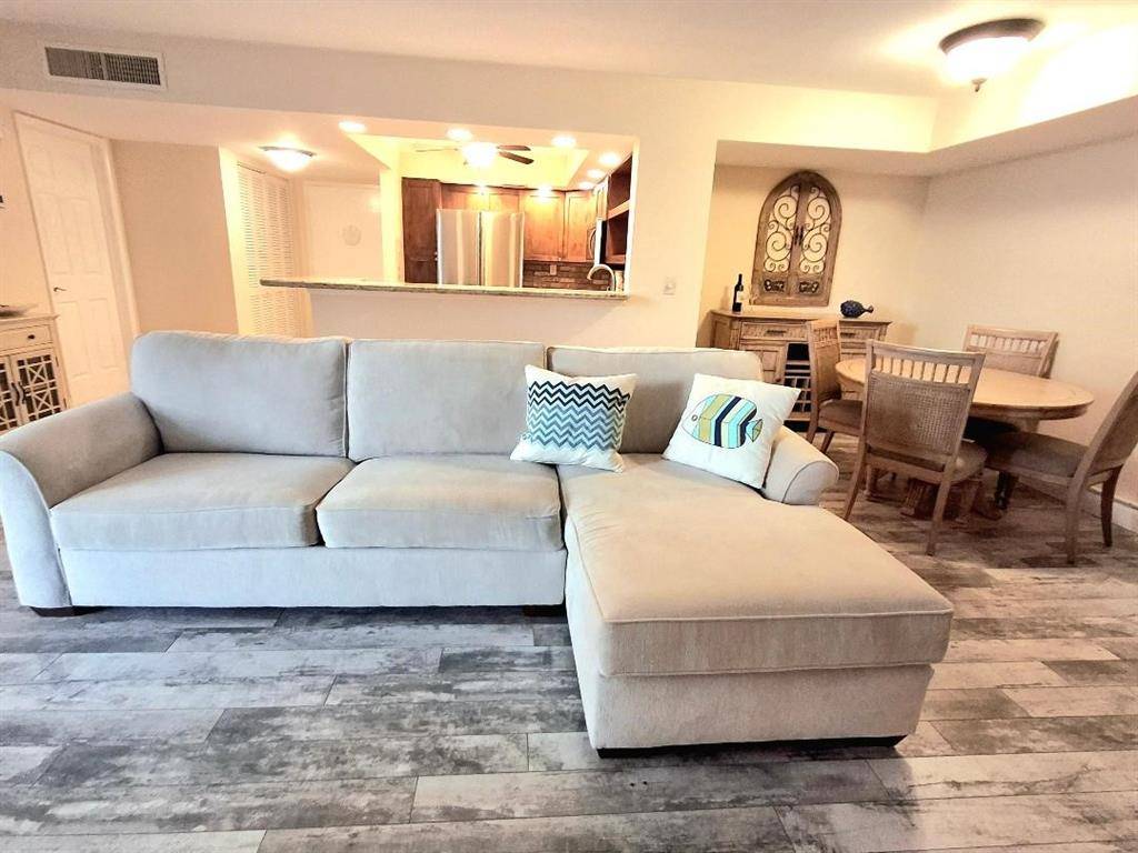 Pompano Beach, FL 33062,1421 S Ocean Blvd #301