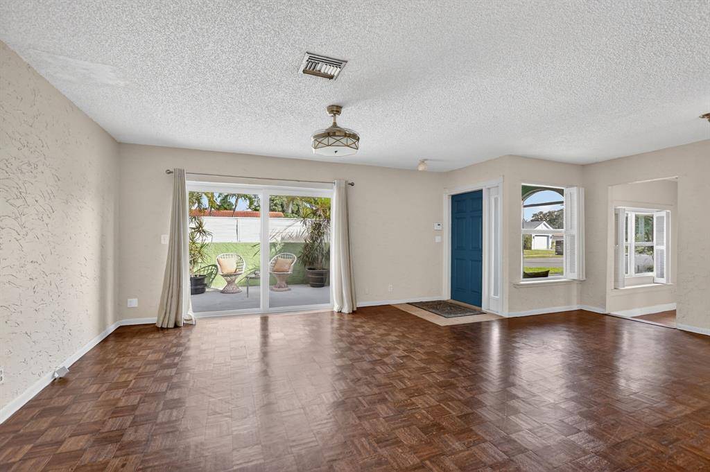 Boca Raton, FL 33487,501 NW 54th St