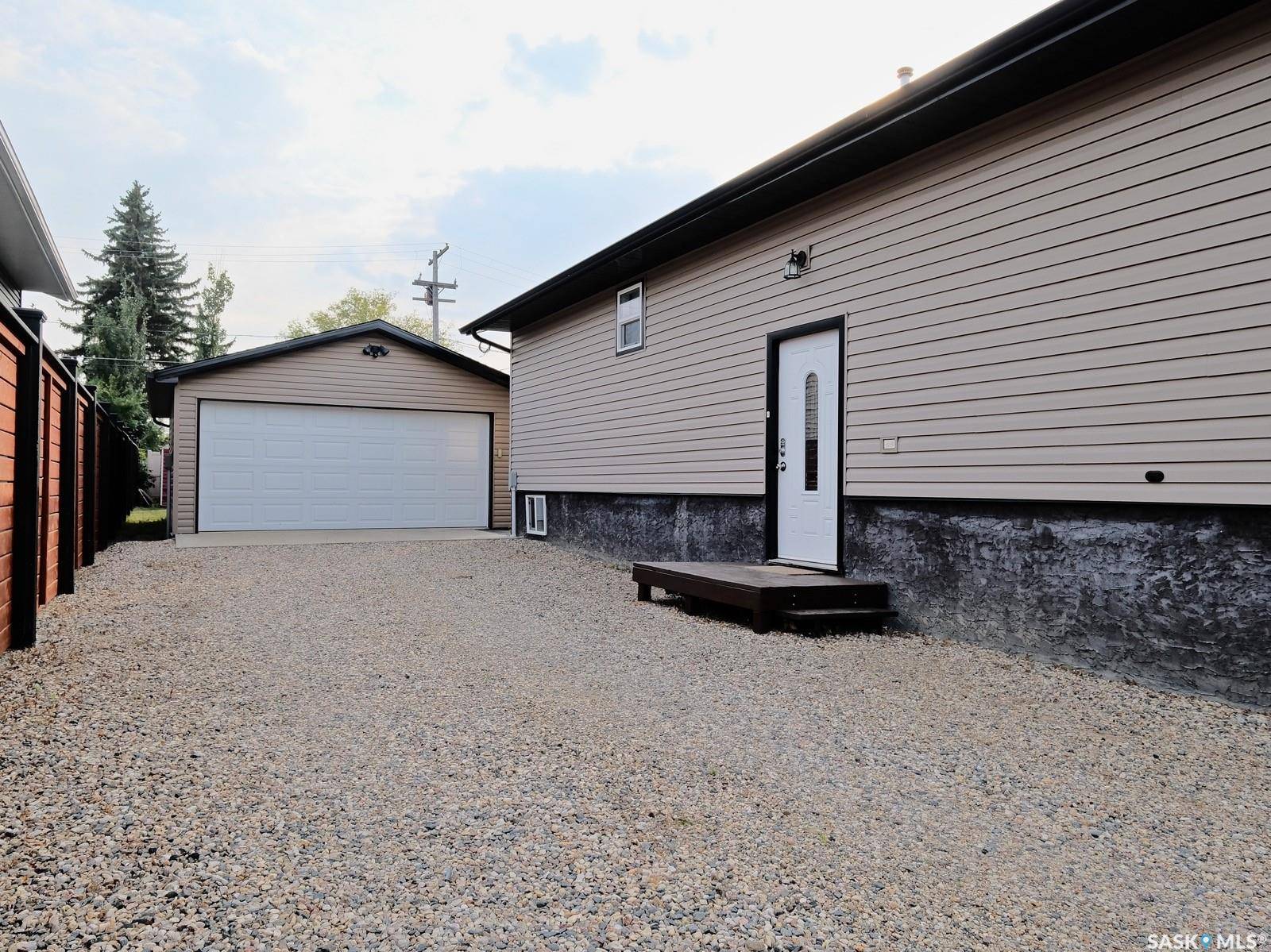 Biggar, SK S0K 0M0,106 8th AVENUE W