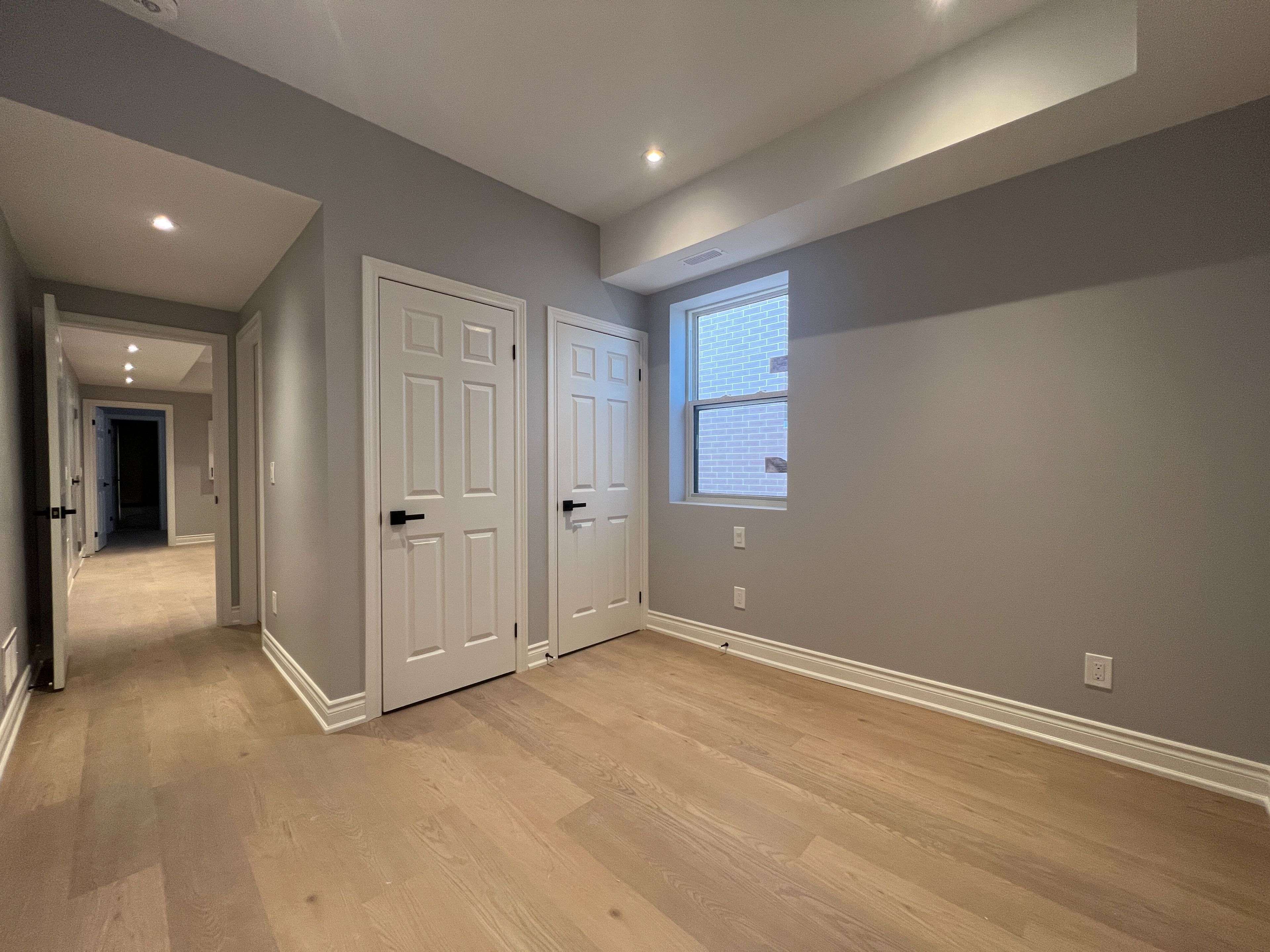 Toronto W06, ON M8V 1C3,2386 Lake Shore BLVD W #203