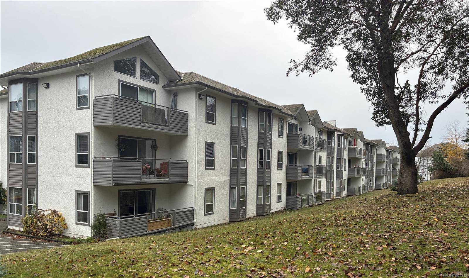 Nanaimo, BC V9S 5T1,1651 Dufferin Cres #211