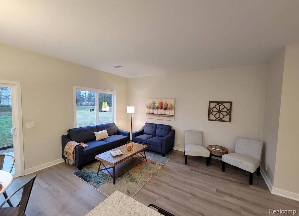 Holland, MI 49424,13614 Signature DR