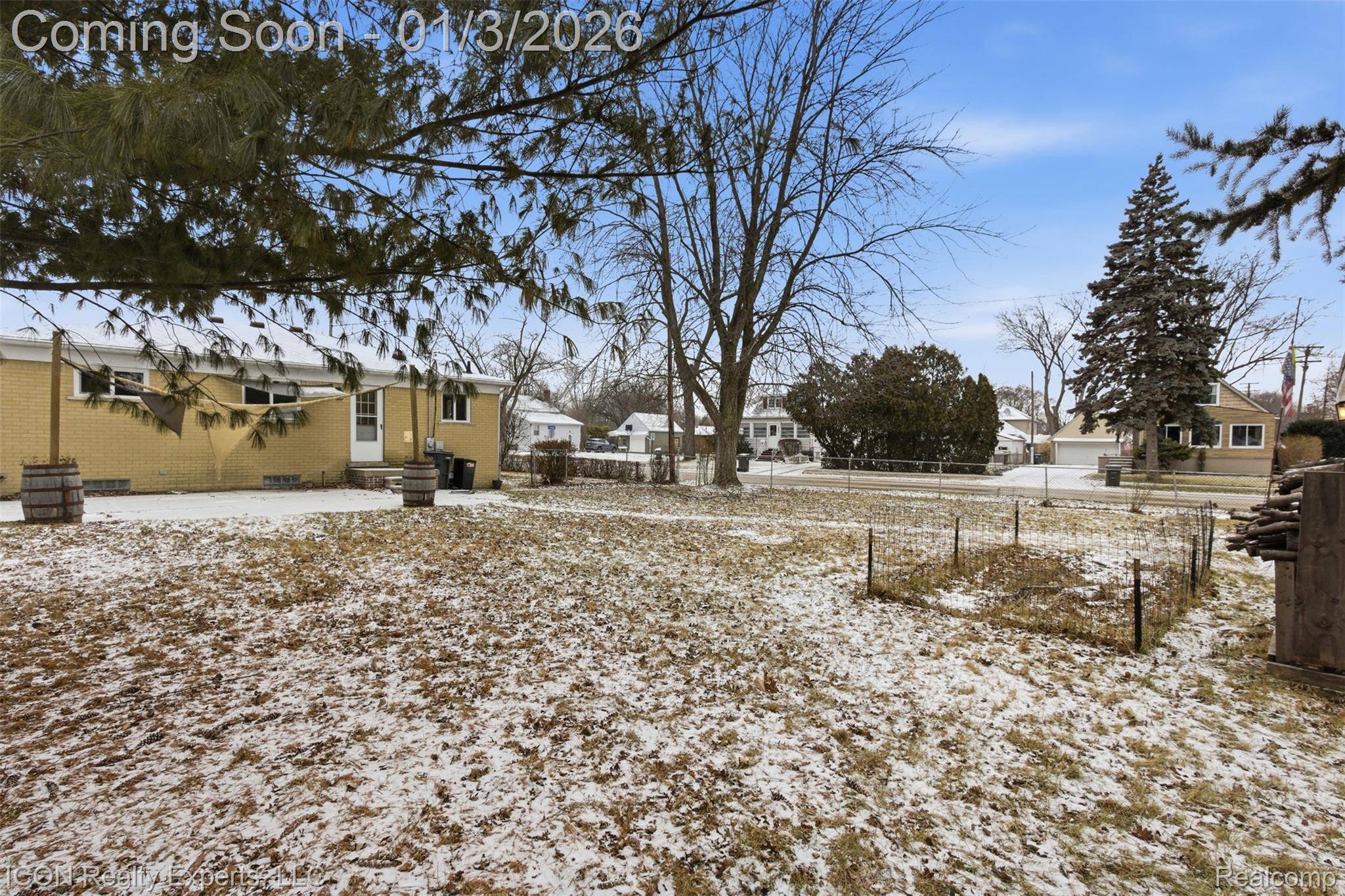 St. Clair Shores, MI 48082,22401 Francis ST