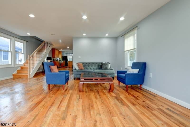 Springfield Twp., NJ 07081,105 Battle Hill Ave