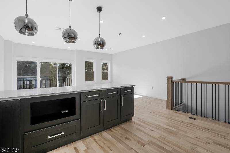 Newark City, NJ 07108,9 Voorhees St