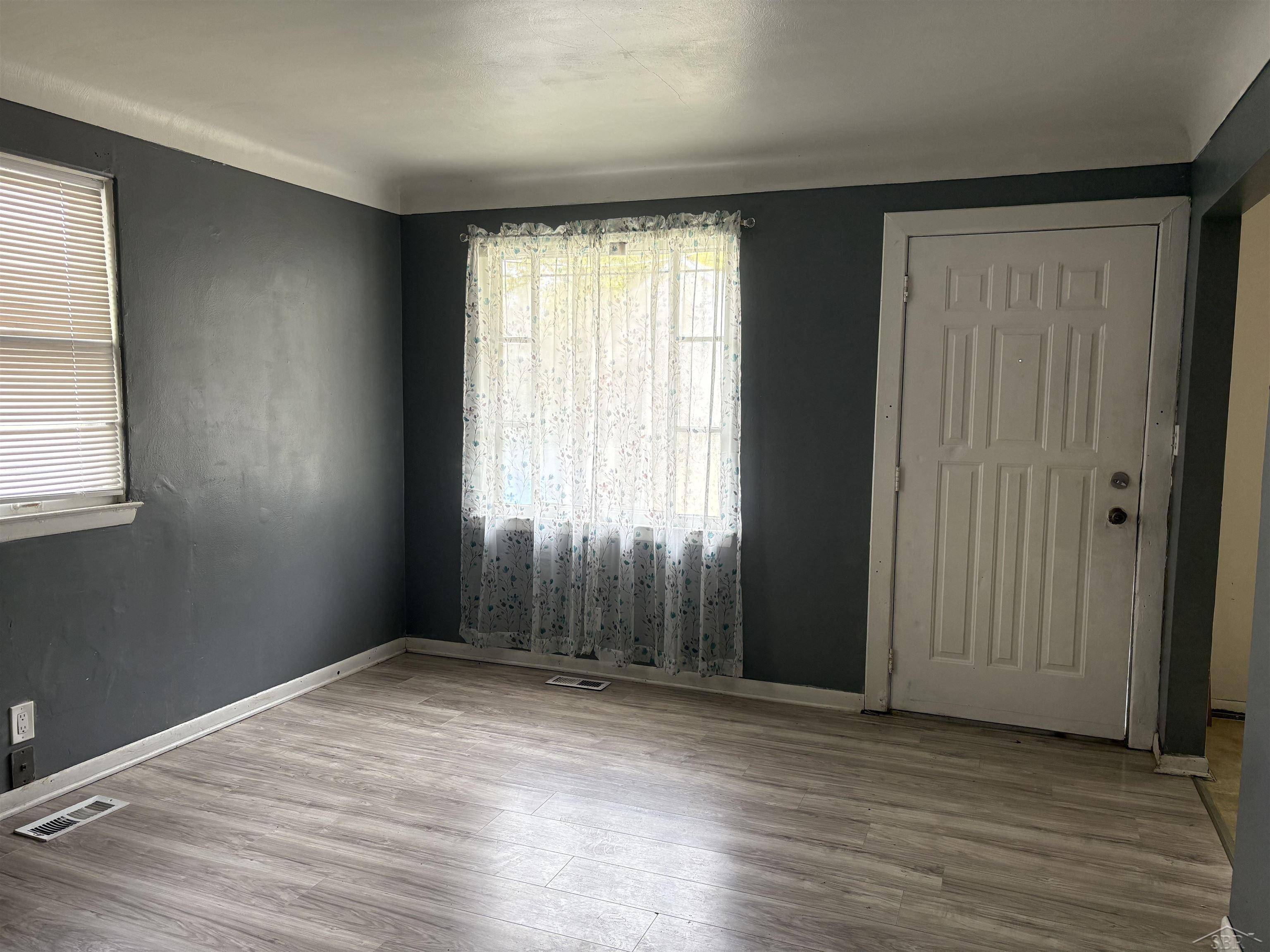 Flint, MI 48503,916 Mann ST