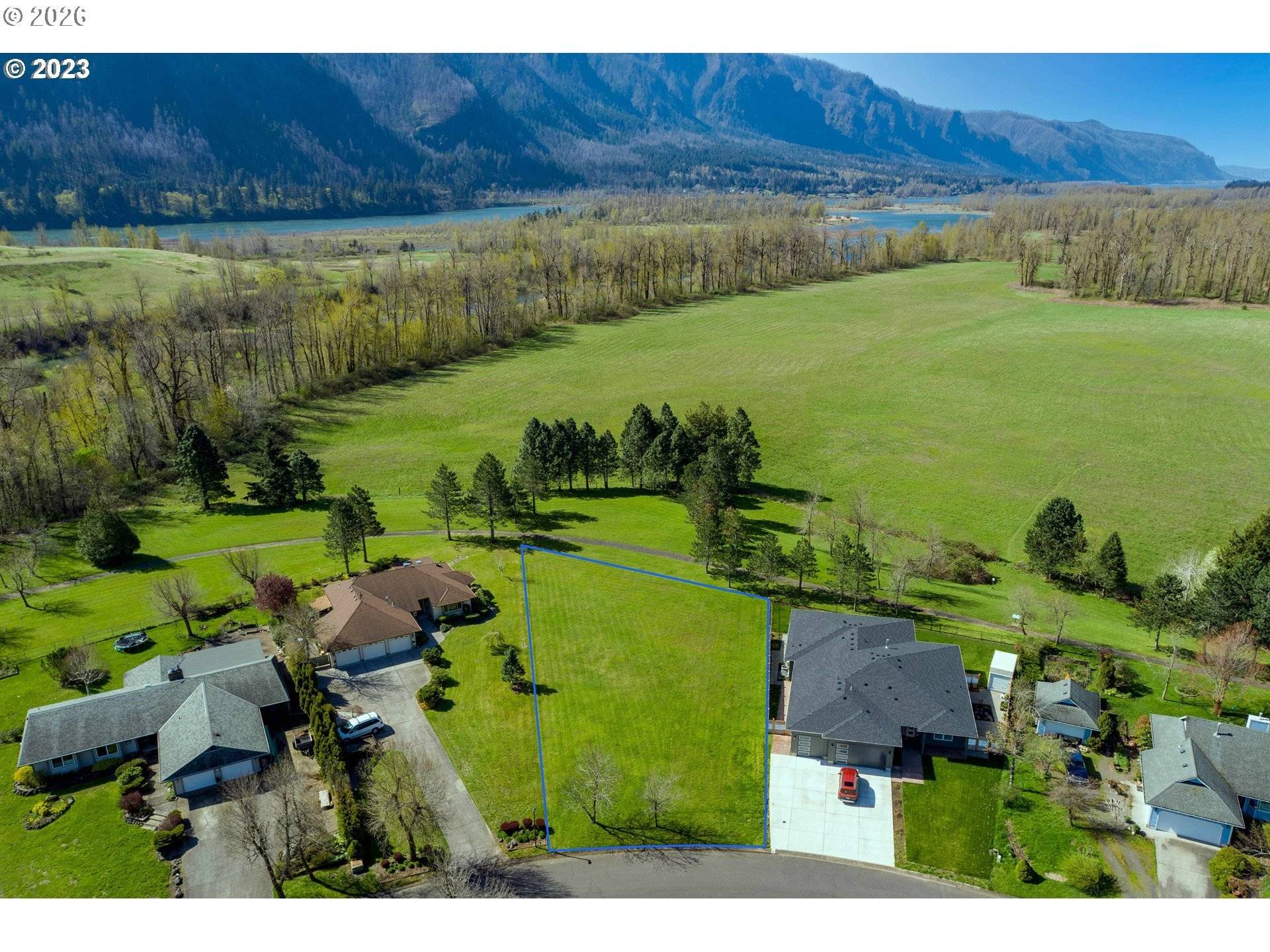 North Bonneville, WA 98639,319 HAMILTON ST