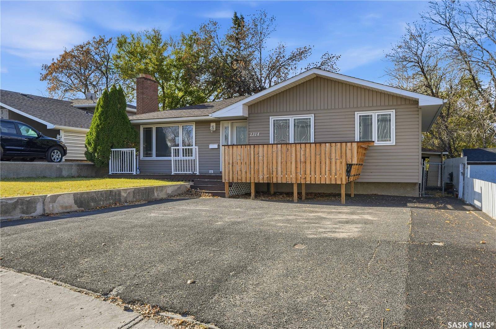 Moose Jaw, SK S6H 3W2,1314 Henleaze AVENUE