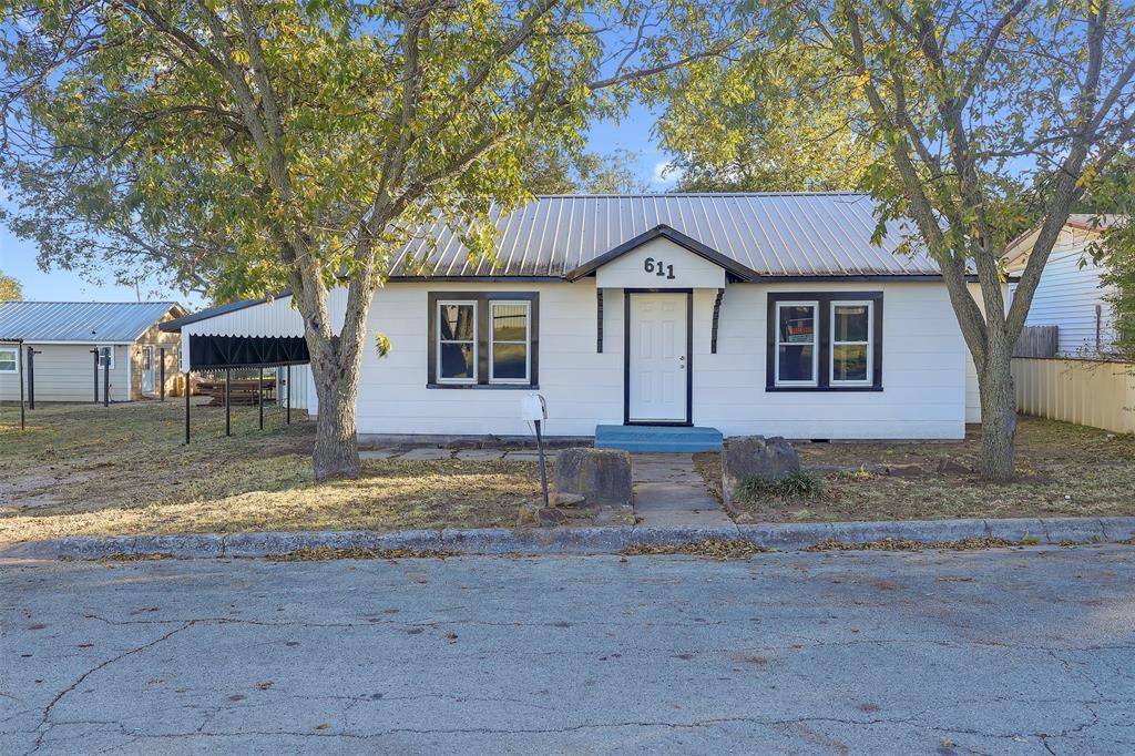 Jacksboro, TX 76458,611 W College Street