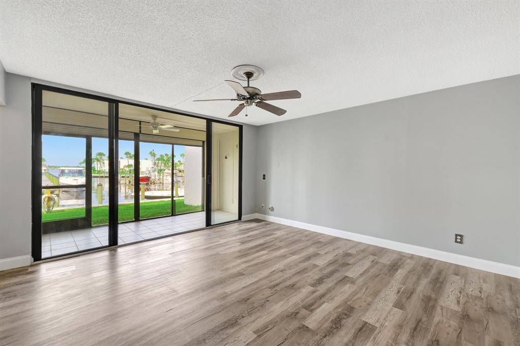 Stuart, FL 34994,1950 SW Palm City Rd #5104