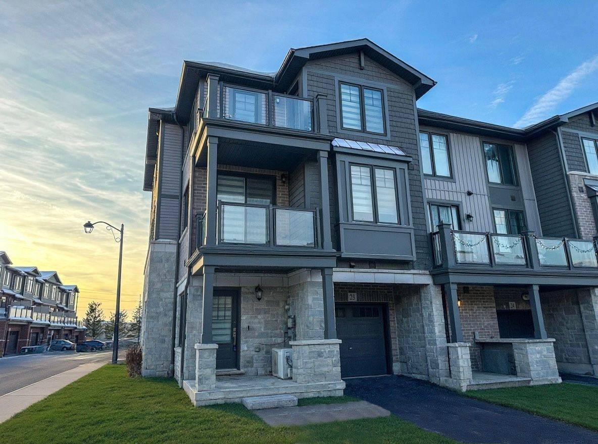 Cambridge, ON N1R 0C5,100 Hollywood CT #23