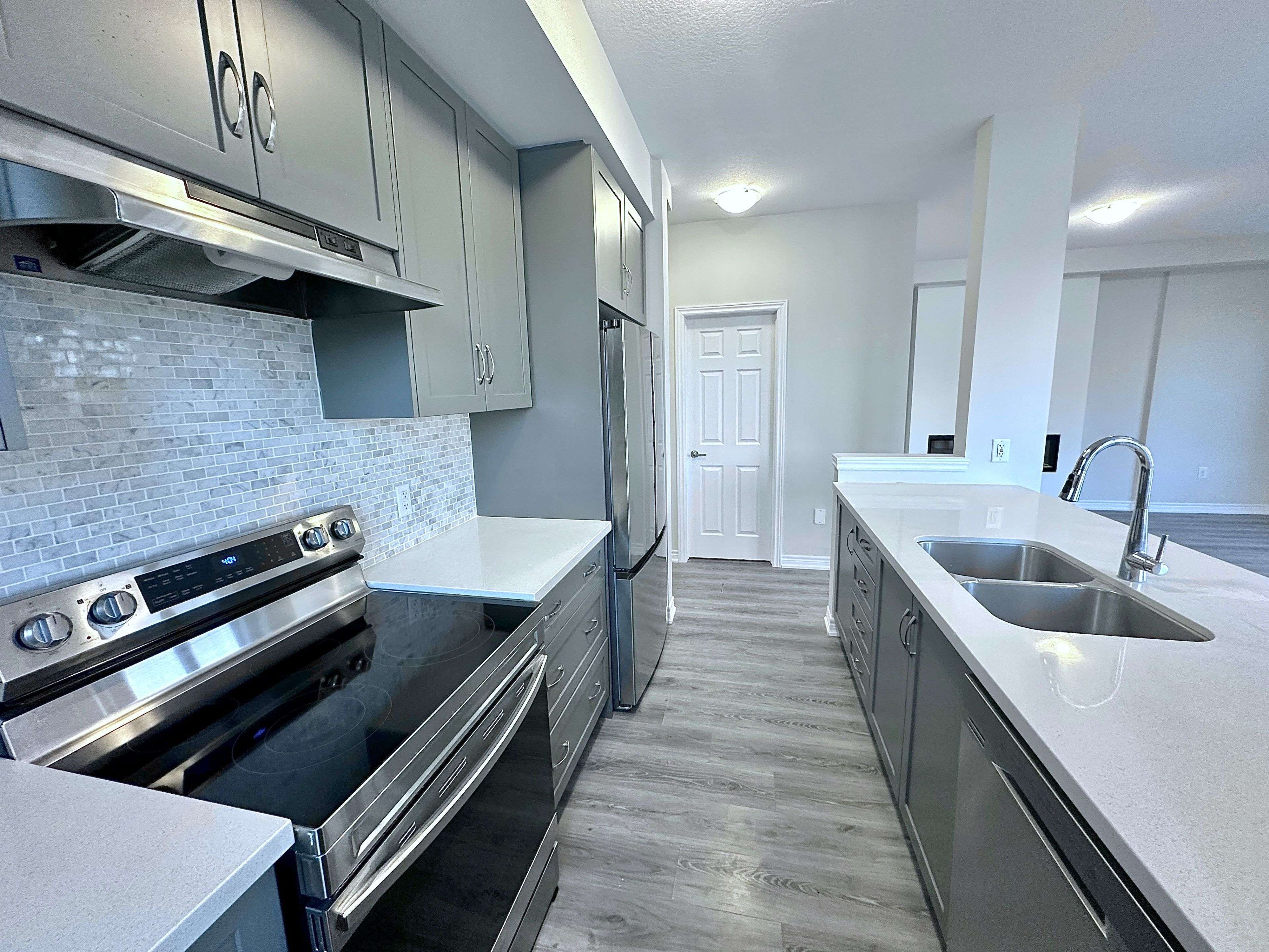 Cambridge, ON N1R 0C5,100 Hollywood CT #23