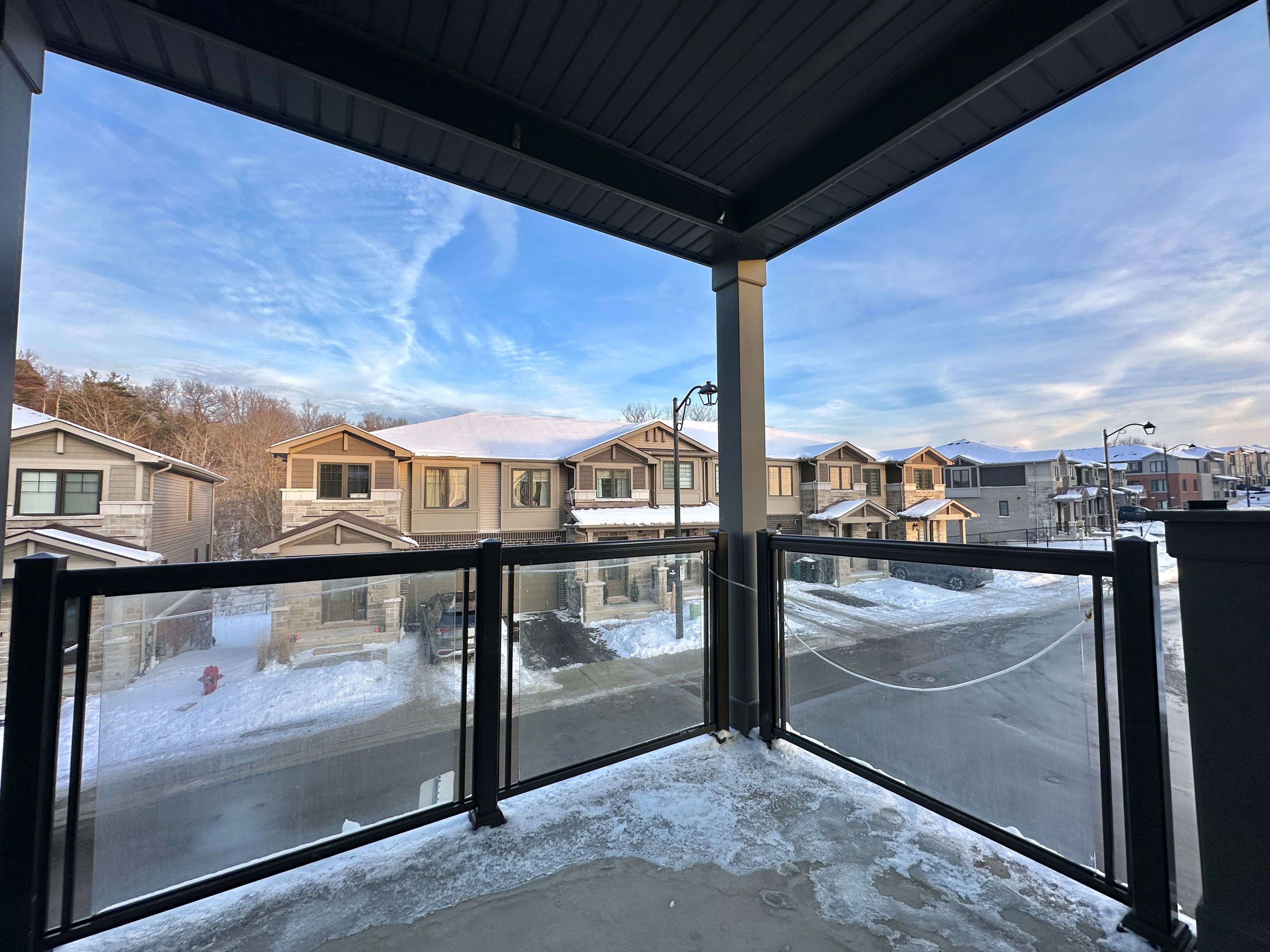 Cambridge, ON N1R 0C5,100 Hollywood CT #23