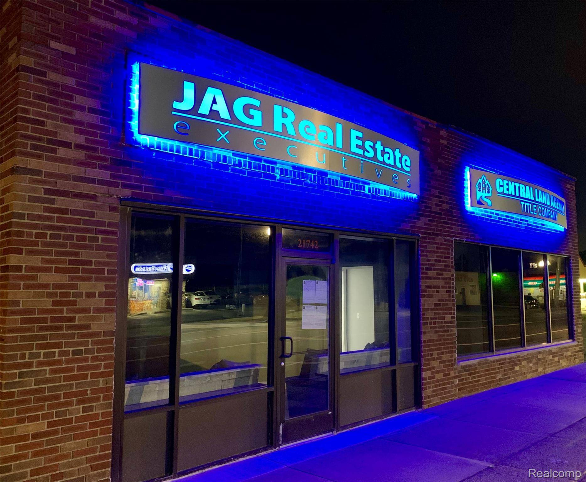 Hazel Park, MI 48030,21738 John R RD