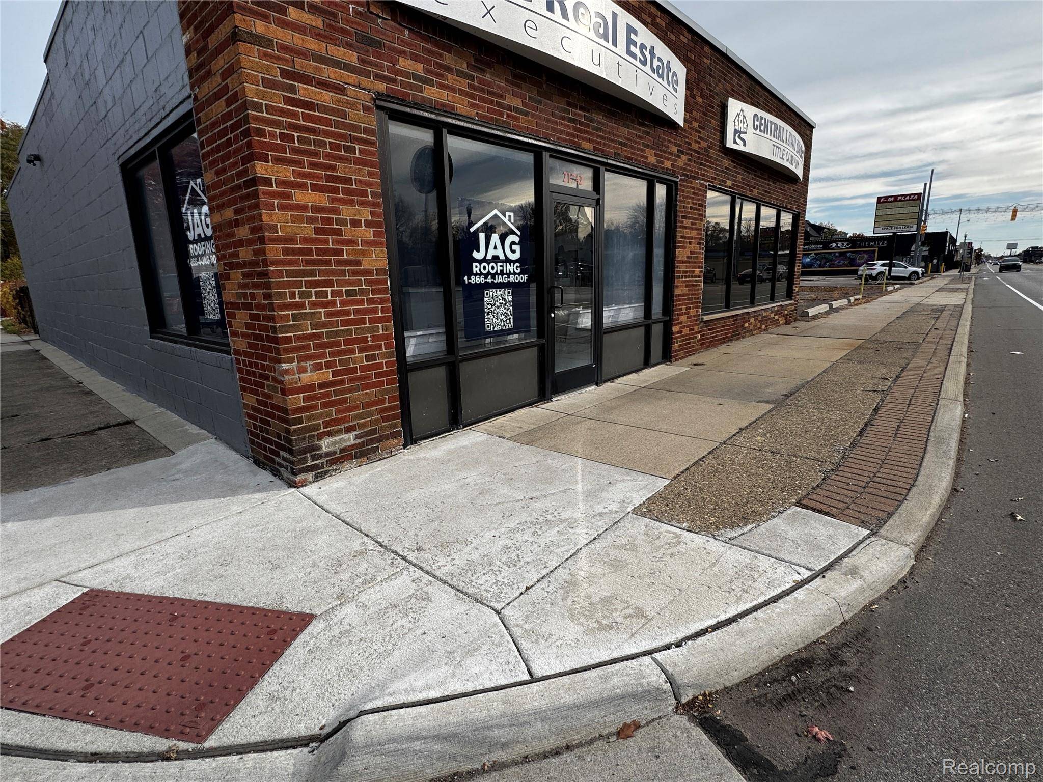 Hazel Park, MI 48030,21738 John R RD