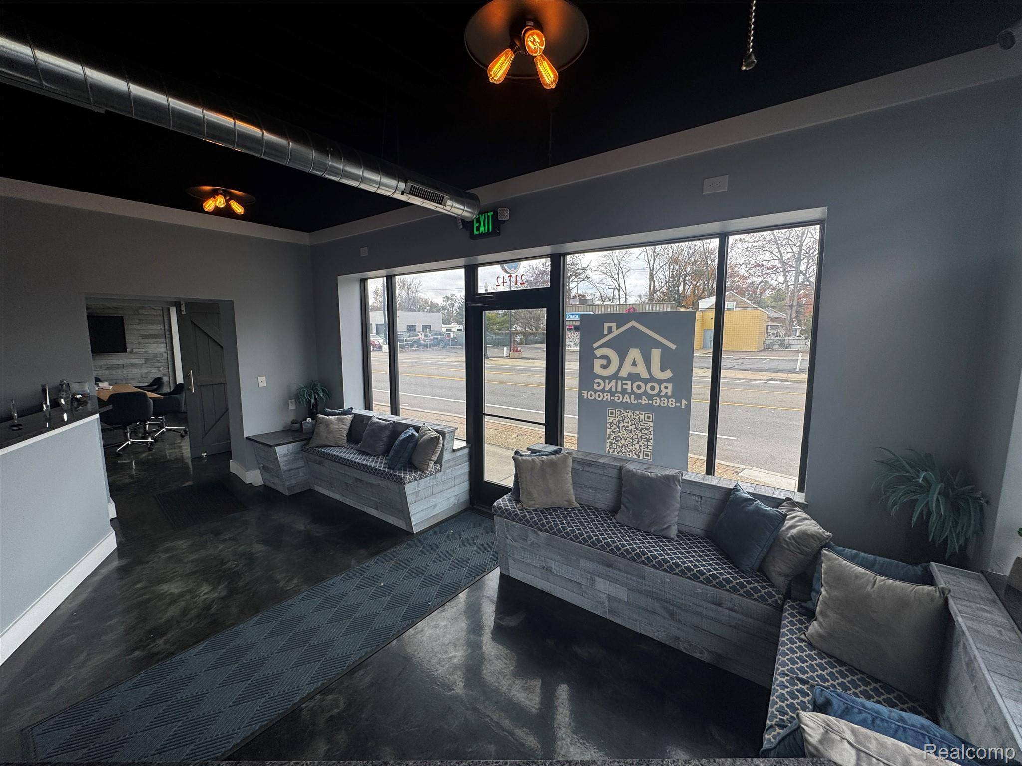 Hazel Park, MI 48030,21738 John R RD