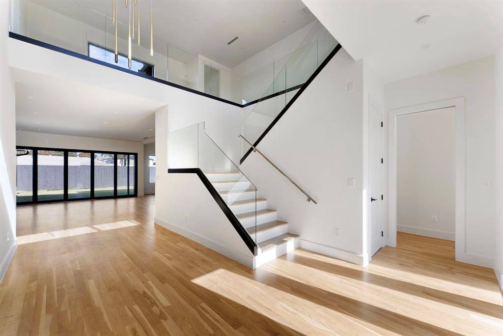 Dallas, TX 75220,3753 Bolivar Drive