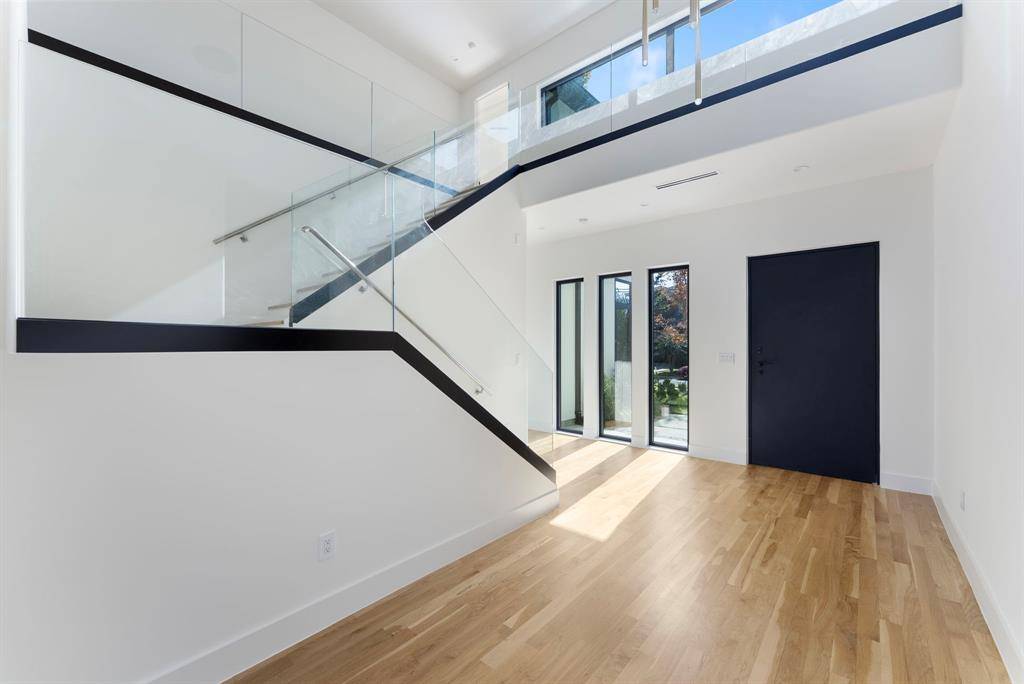 Dallas, TX 75220,3753 Bolivar Drive