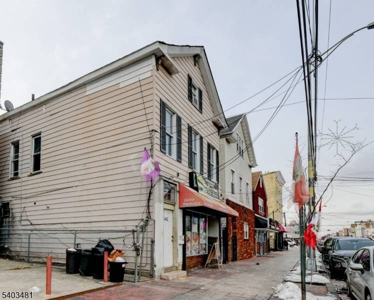 Elizabeth City, NJ 07206,442 Elizabeth Ave