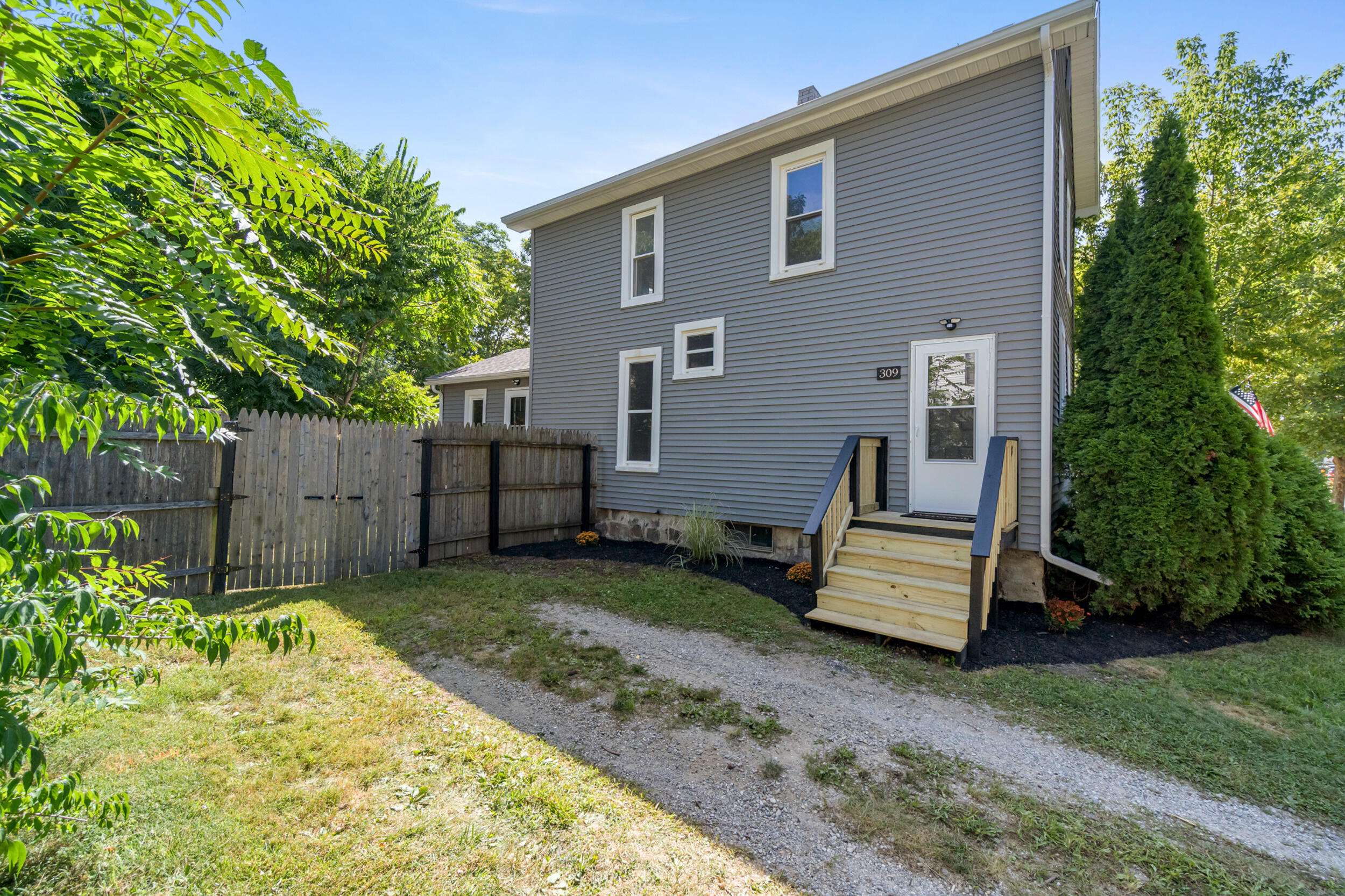 Jackson, MI 49201,309 N Park AVE