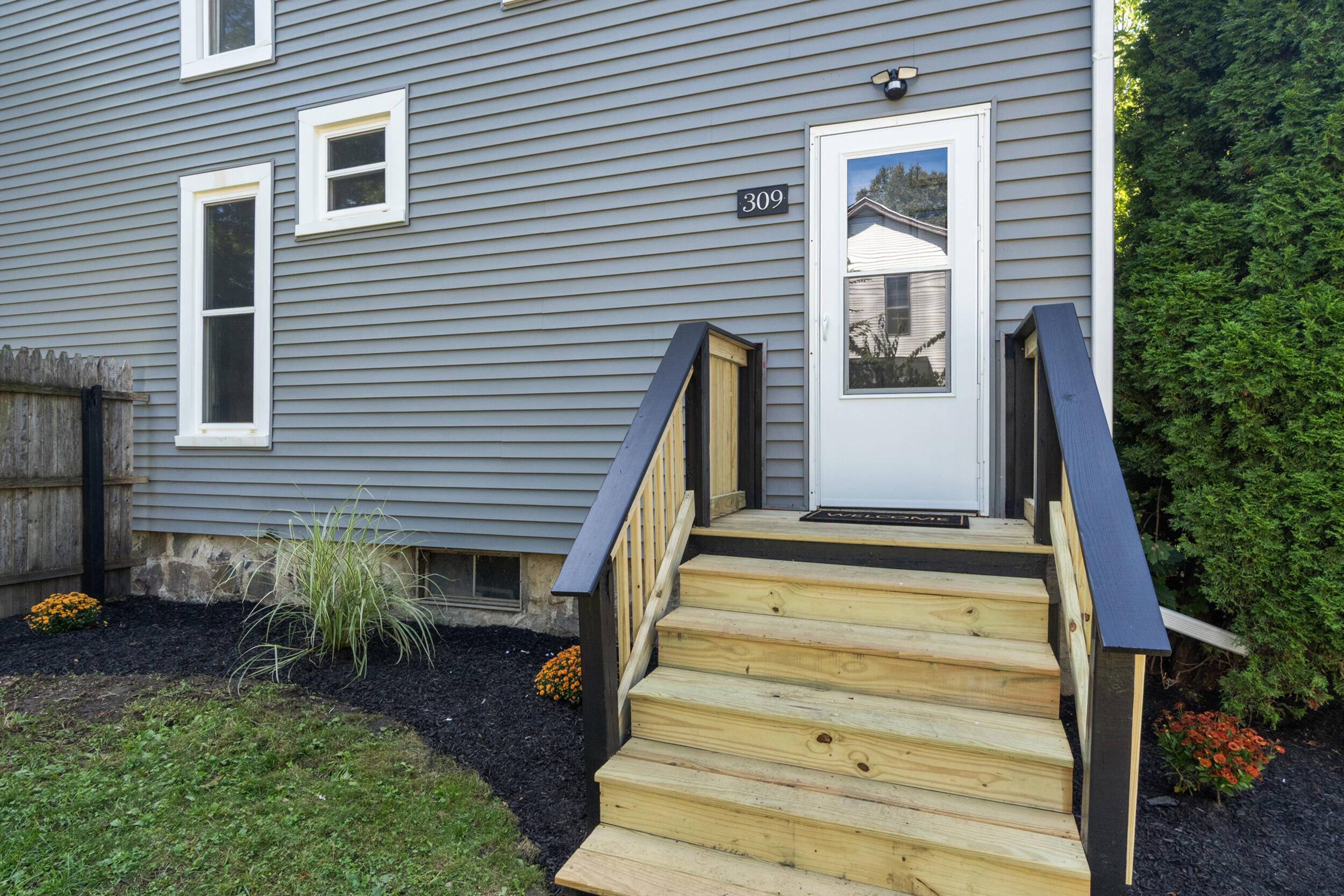 Jackson, MI 49201,309 N Park AVE