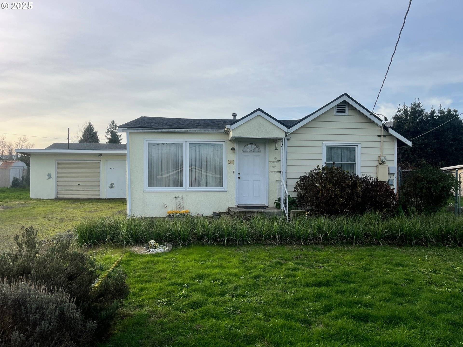 Creswell, OR 97426,335 HOLBROOK LN