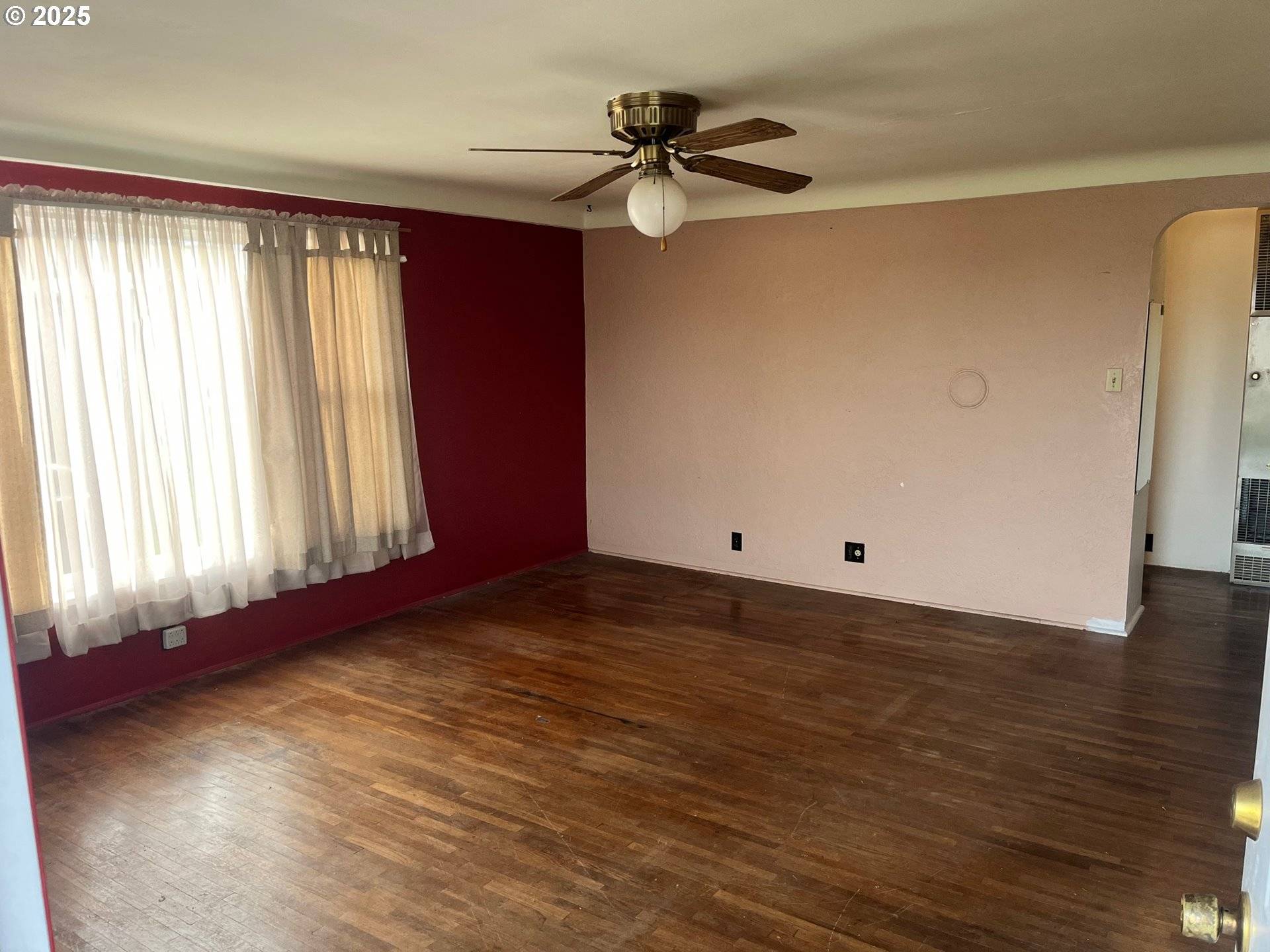 Creswell, OR 97426,335 HOLBROOK LN