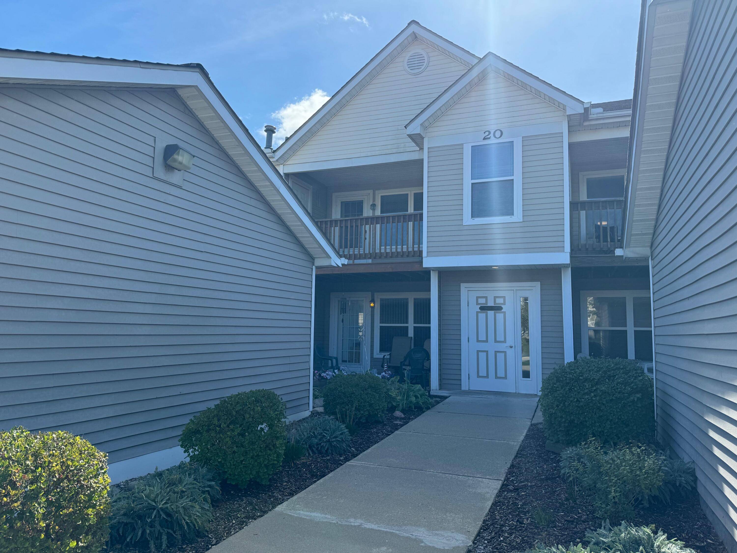 Ann Arbor, MI 48108,1567 WEATHERSTONE DR