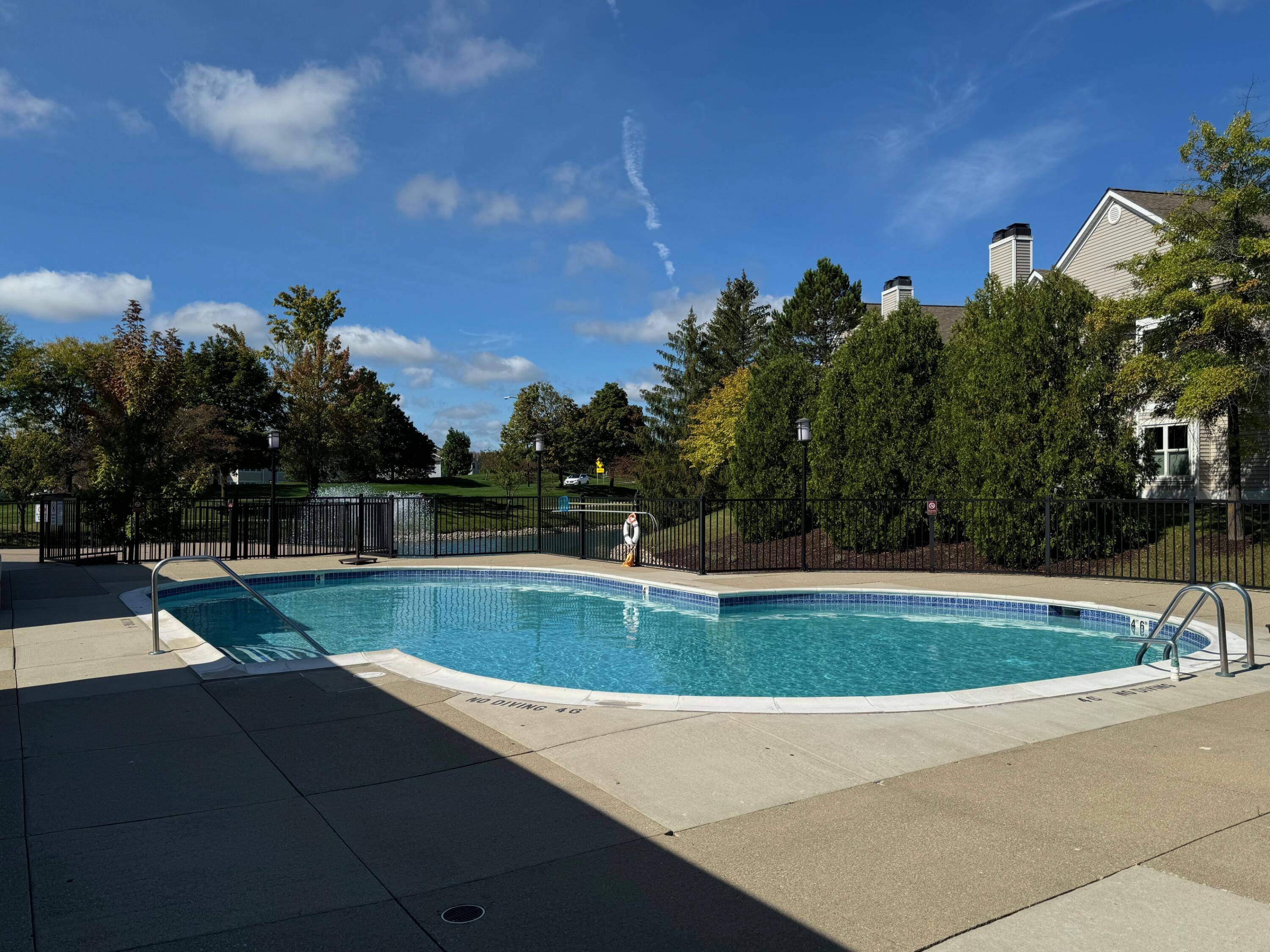 Ann Arbor, MI 48108,1567 WEATHERSTONE DR