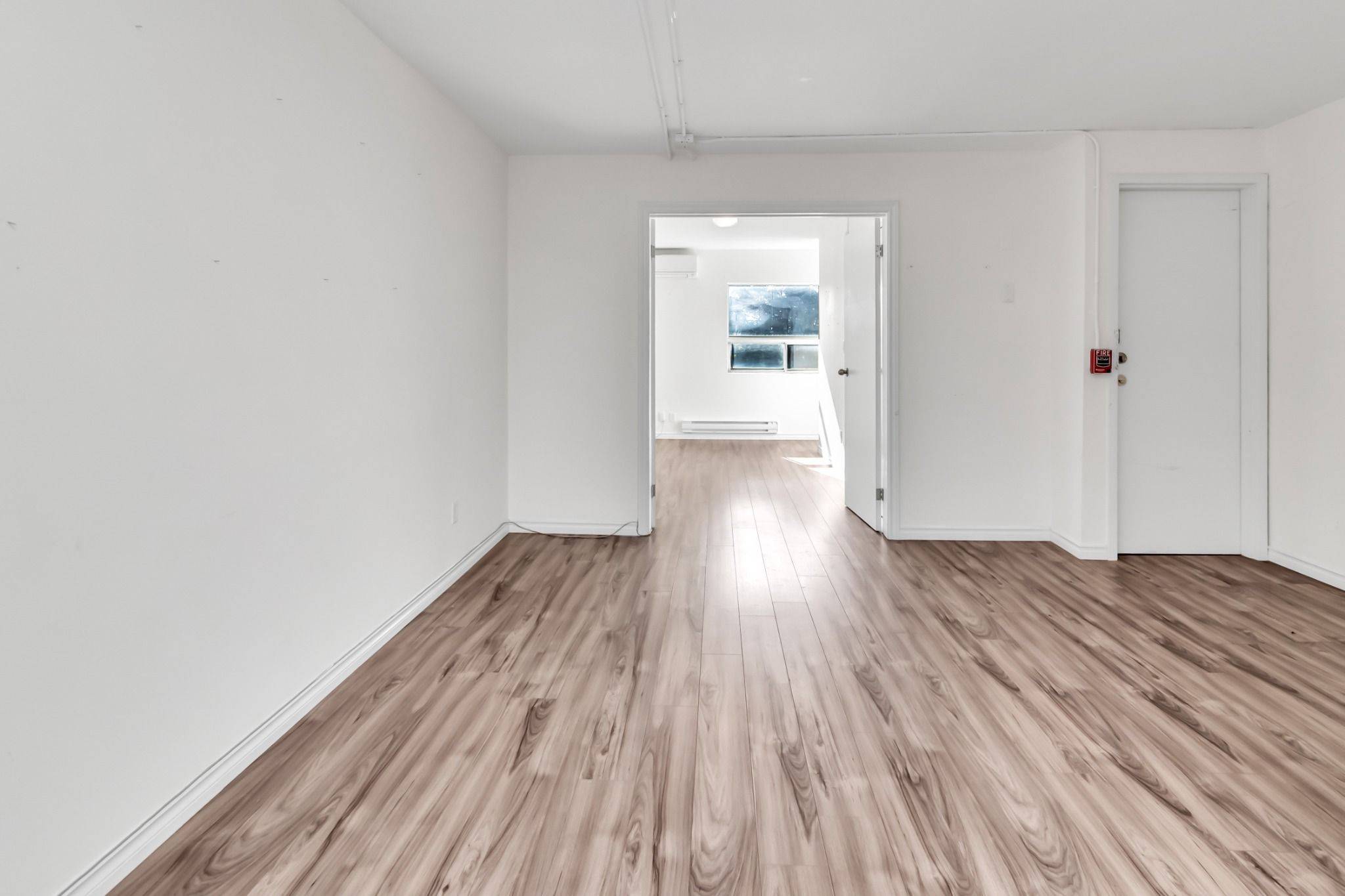 Toronto C01, ON M6G 1M1,821A Bloor ST W #3