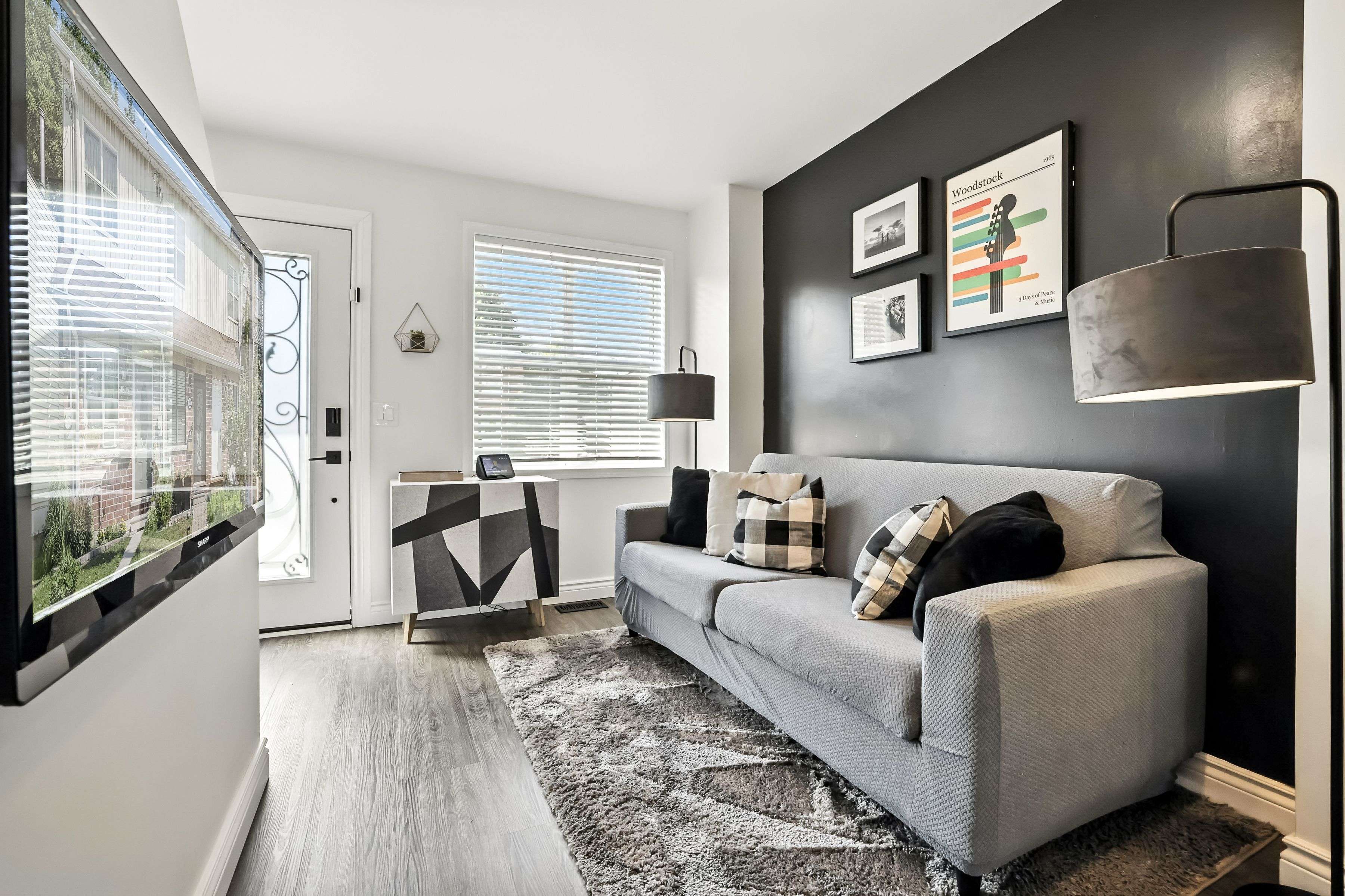 Oshawa, ON L1H 2P2,152 Olive AVE