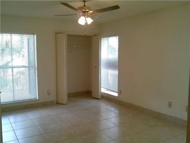 Coral Springs, FL 33071,833 RIVERSIDE DR #821