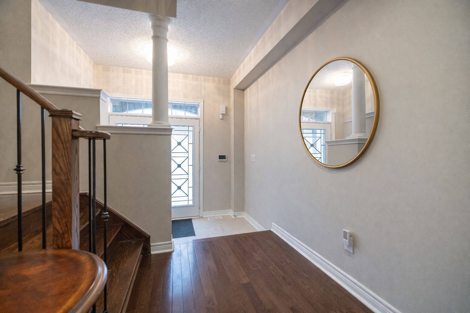 Vaughan, ON L6A 4C2,32 Rock Elm CT