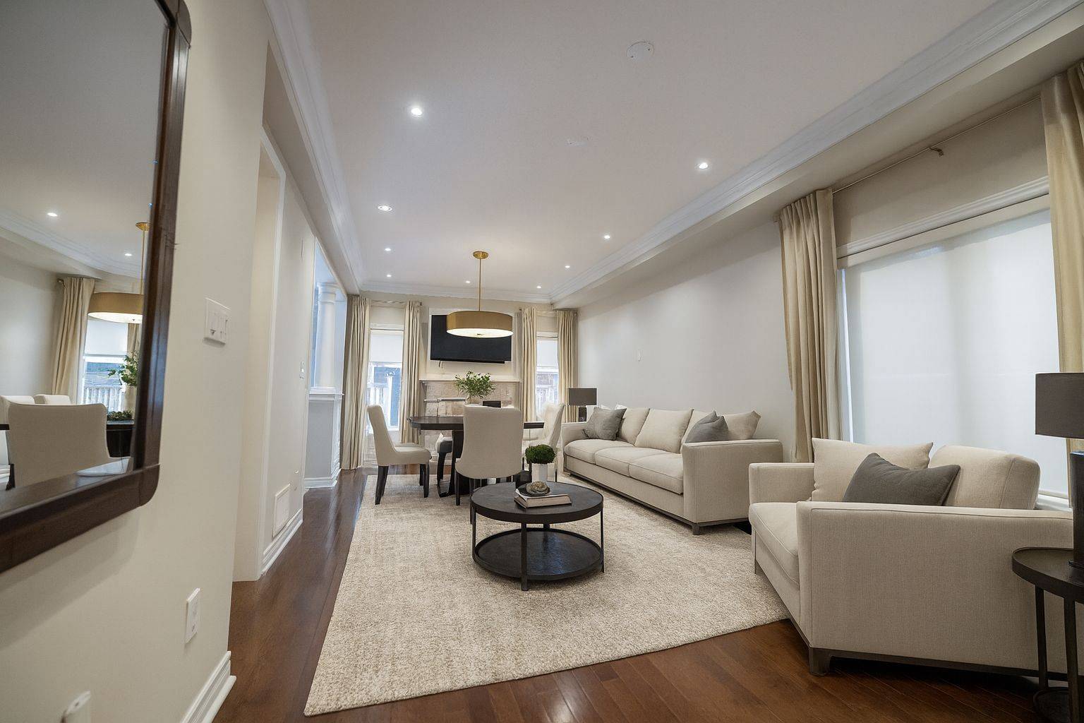 Vaughan, ON L6A 4C2,32 Rock Elm CT