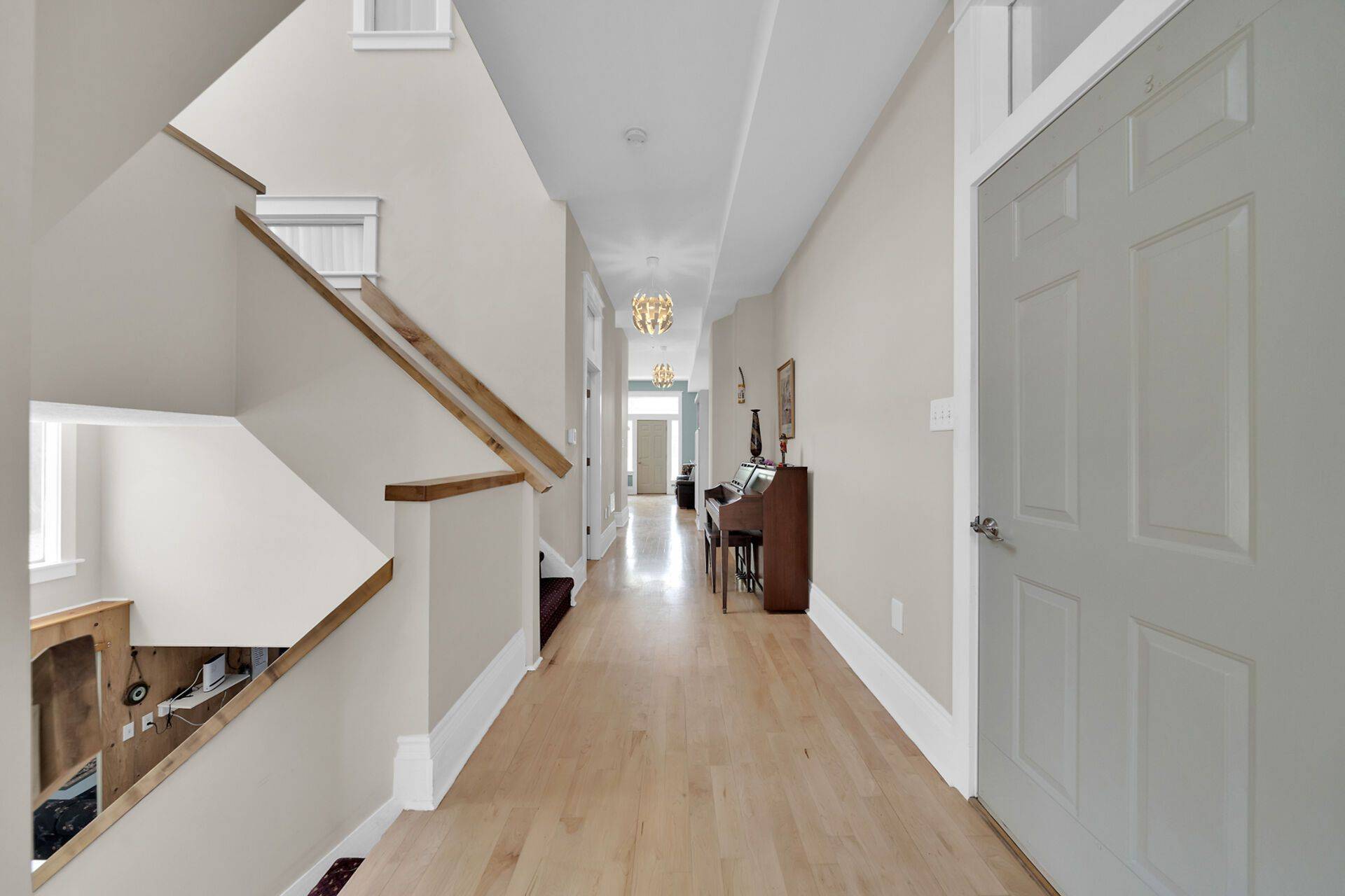 Hamilton, ON L8H 6X3,550 Beach BLVD