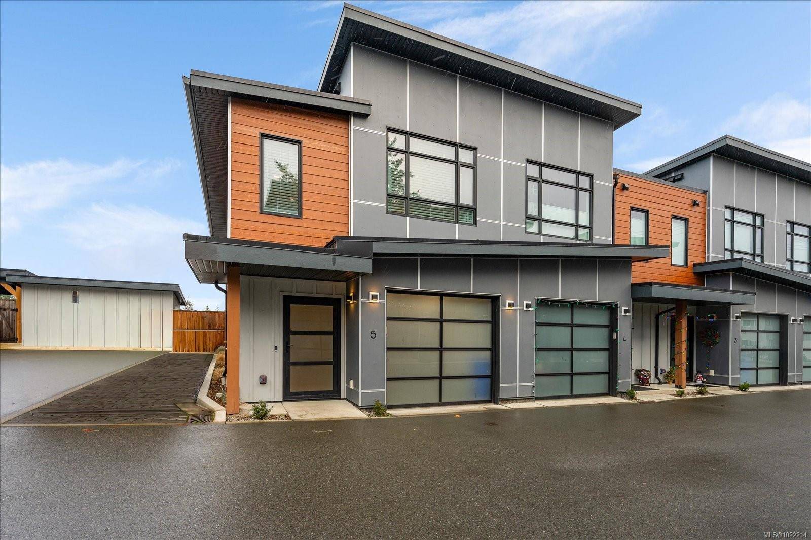 Parksville, BC V9P 1K6,119 Moilliet St #5