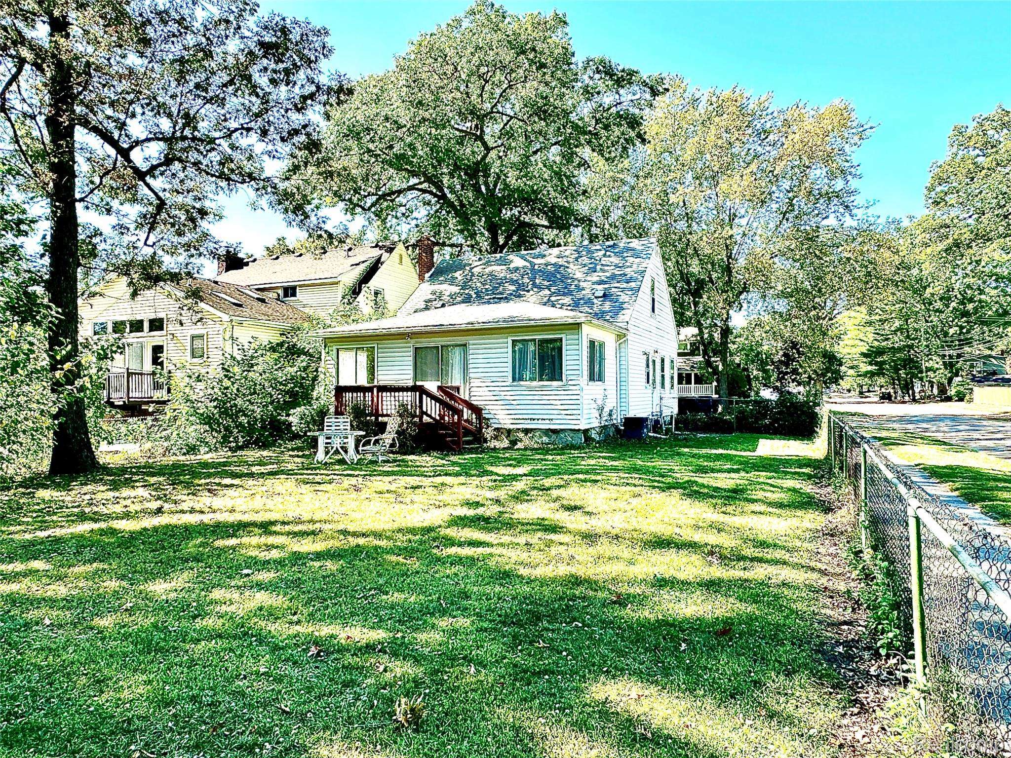 Royal Oak, MI 48067,603 S Vermont AVE