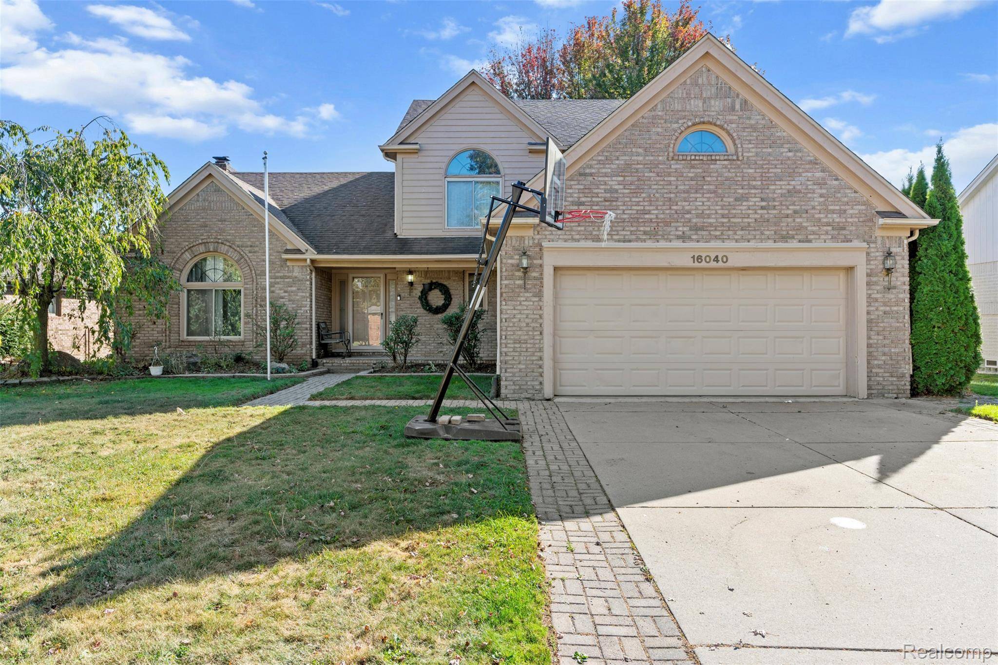 Macomb, MI 48042,16040 Violet DR