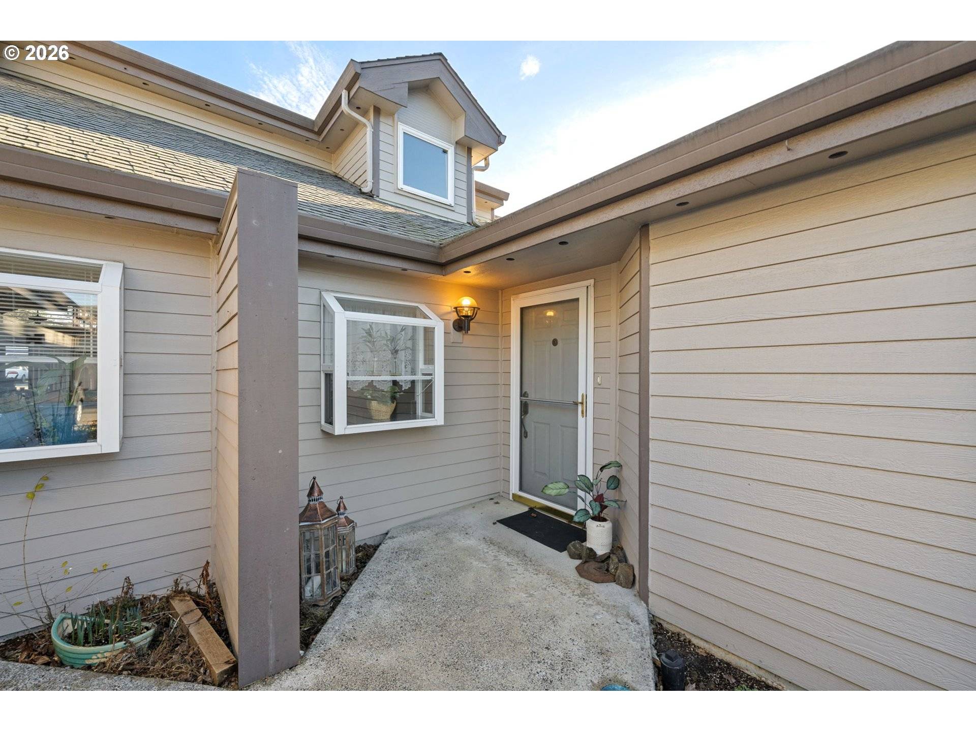 Camas, WA 98607,2437 NW LOGAN ST