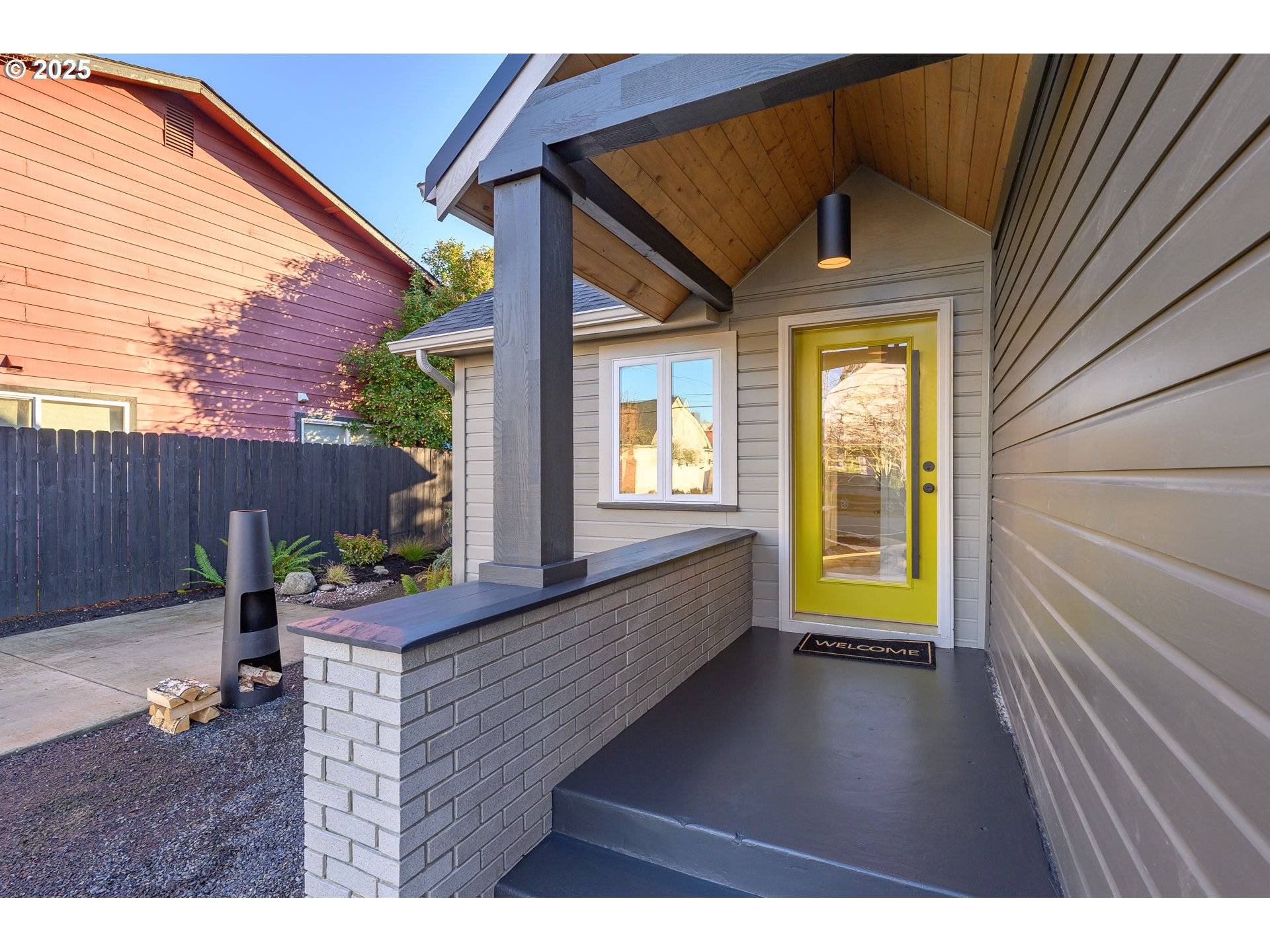 Mc Minnville, OR 97128,326 NE 8TH ST