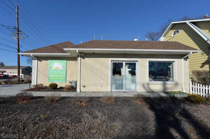 Fair Lawn Boro, NJ 07410,6-01 Plaza Rd