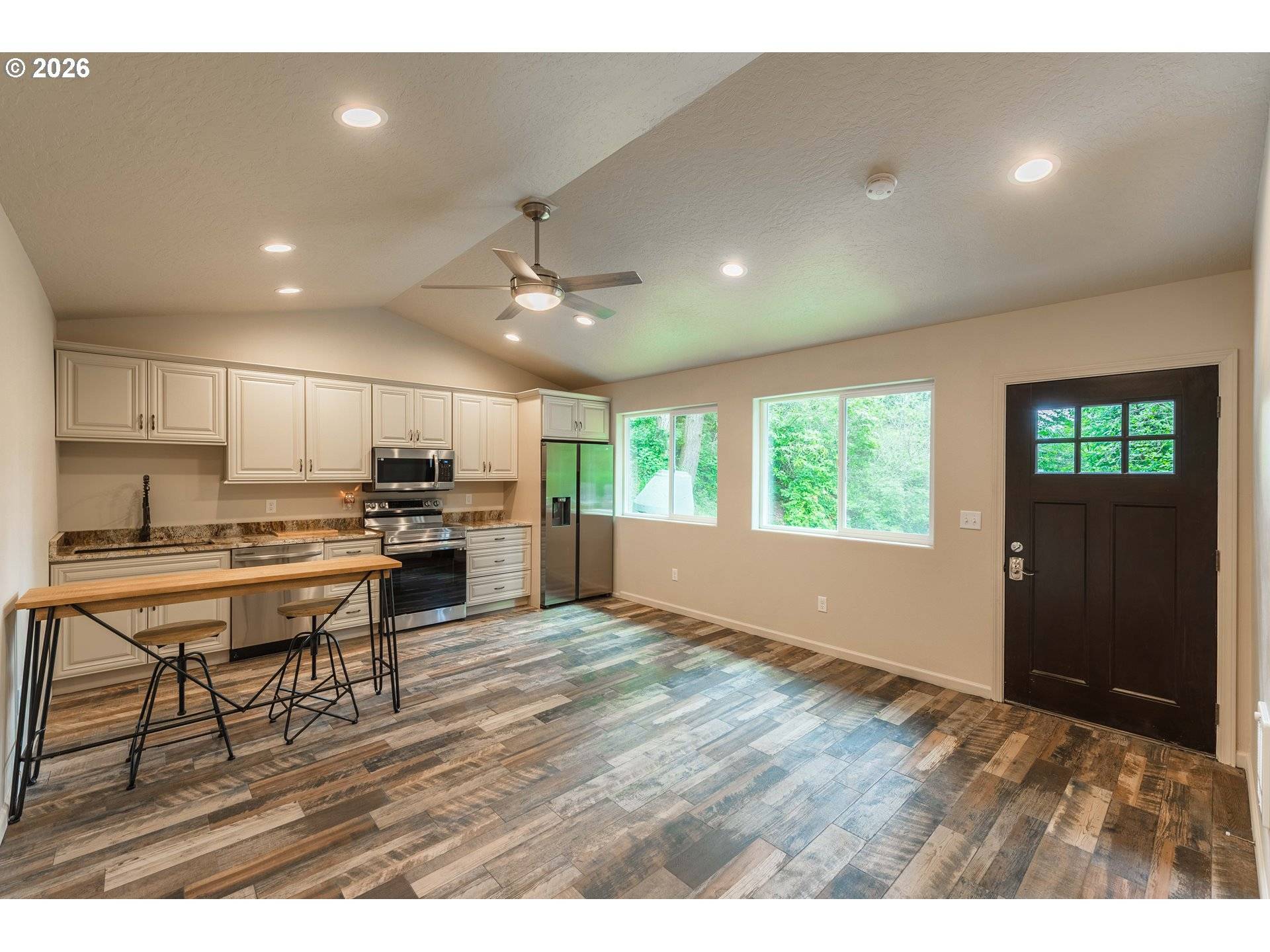 North Bend, OR 97459,2143 Ash ST