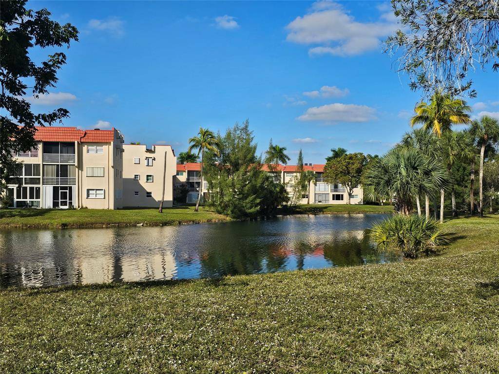 Fort Lauderdale, FL 33322,3051 Sunrise Lakes Dr #203