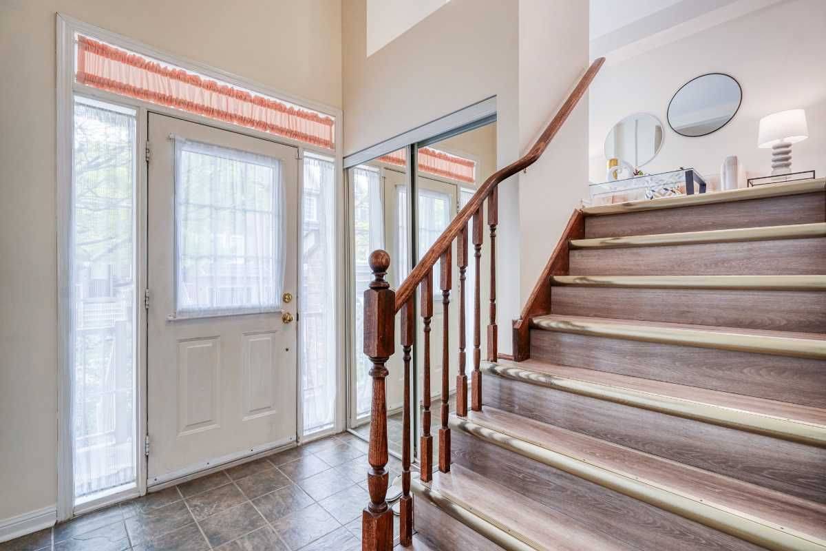 Richmond Hill, ON L4C 0R8,100 Elgin Mills RD W #51