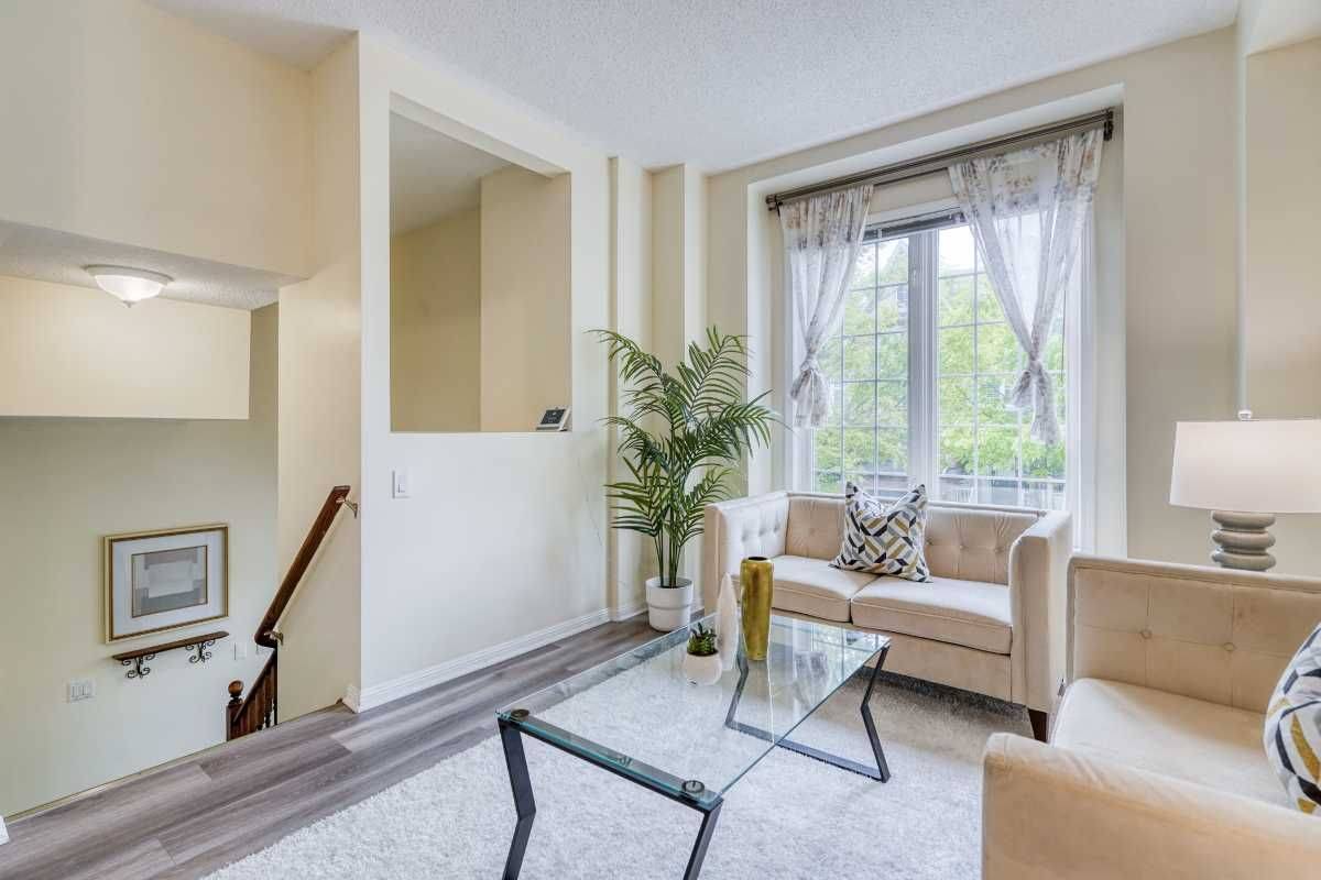 Richmond Hill, ON L4C 0R8,100 Elgin Mills RD W #51