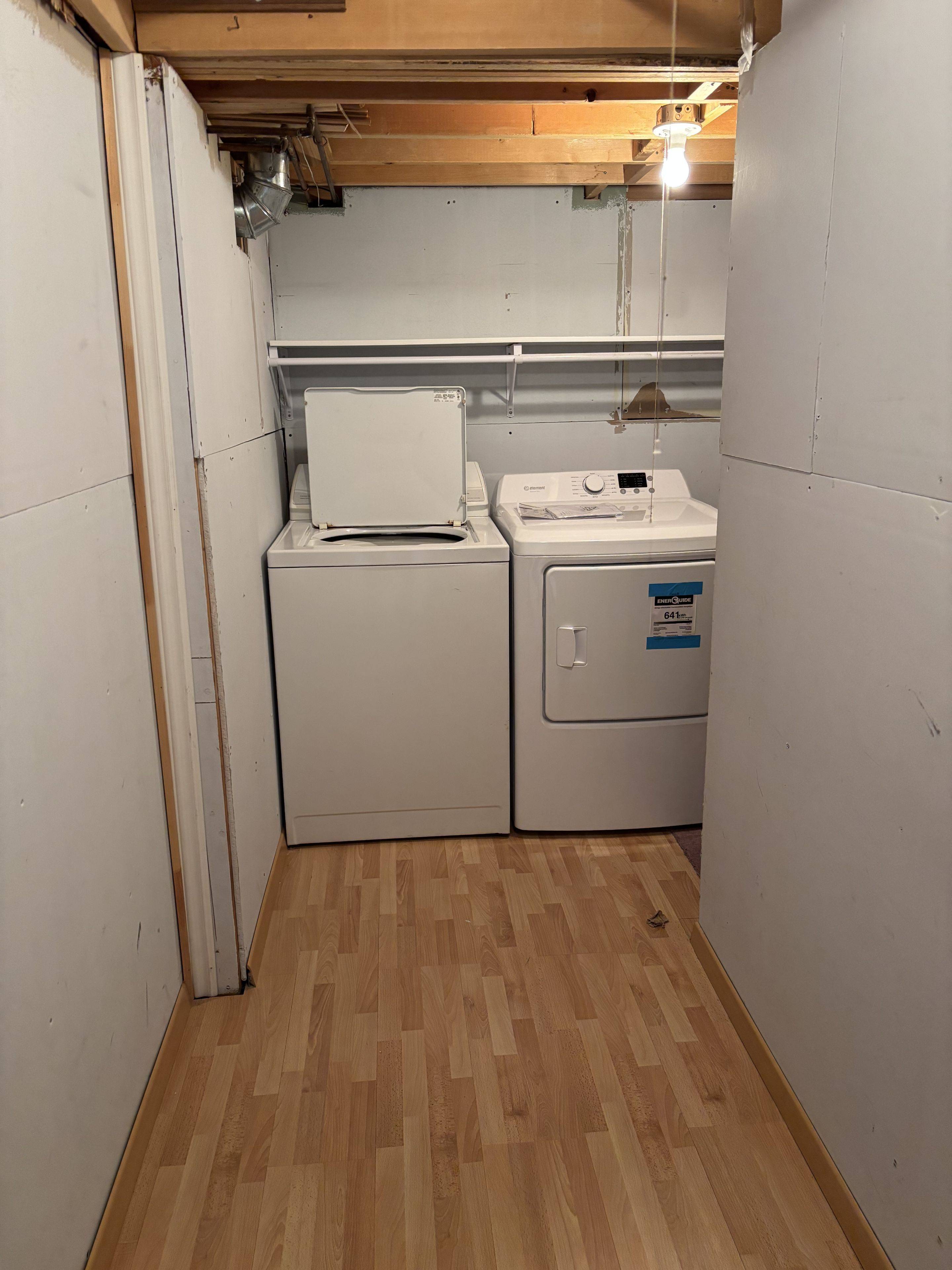 Richmond Hill, ON L4S 2R1,49 Falling River DR #Lower