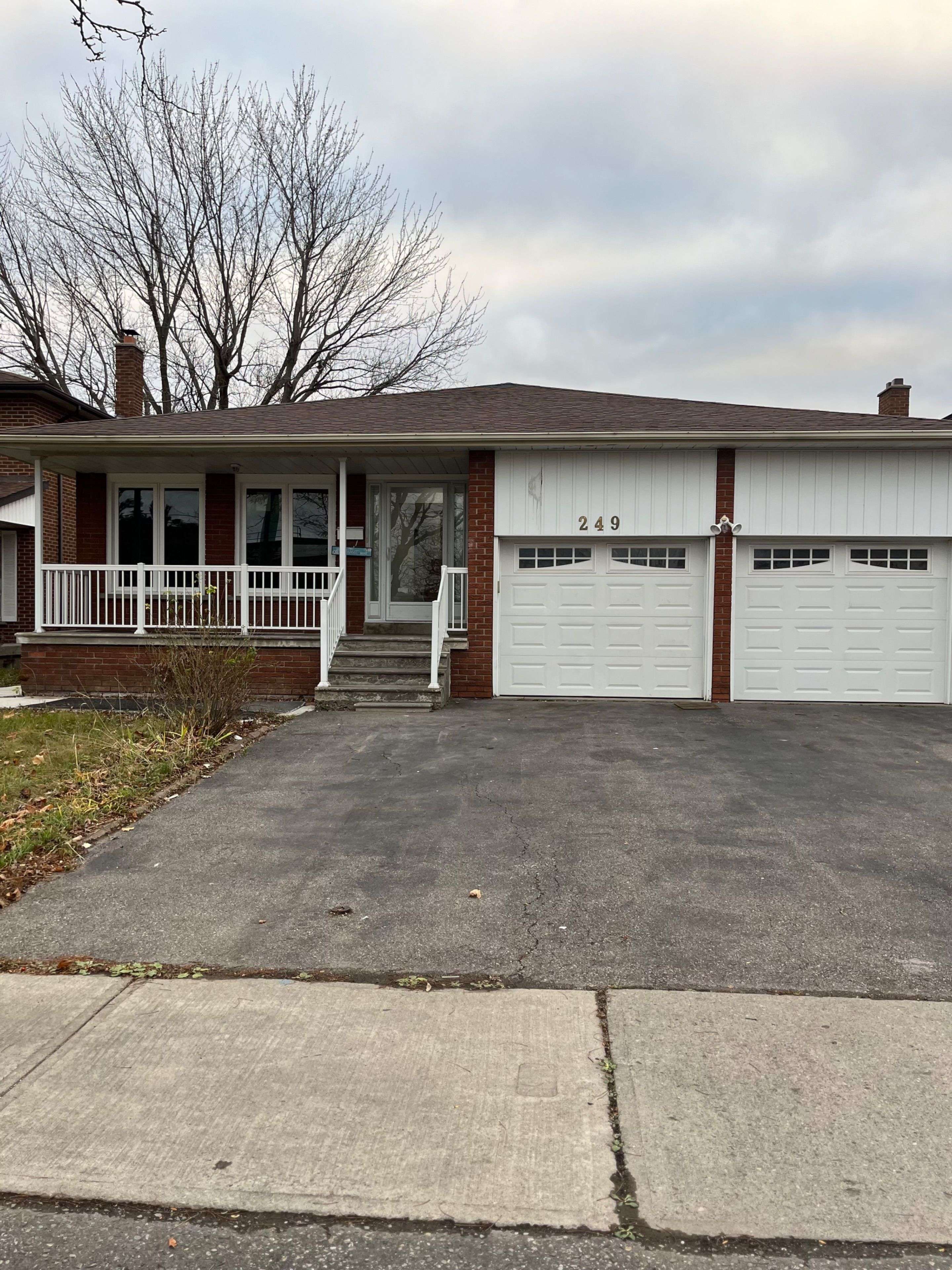 Brampton, ON L6V 2R3,249 Centre ST N