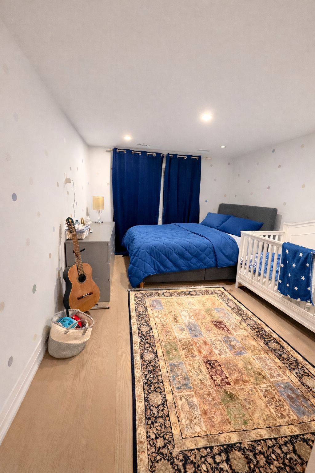 Toronto W06, ON M8W 1J1,10 Dominion RD