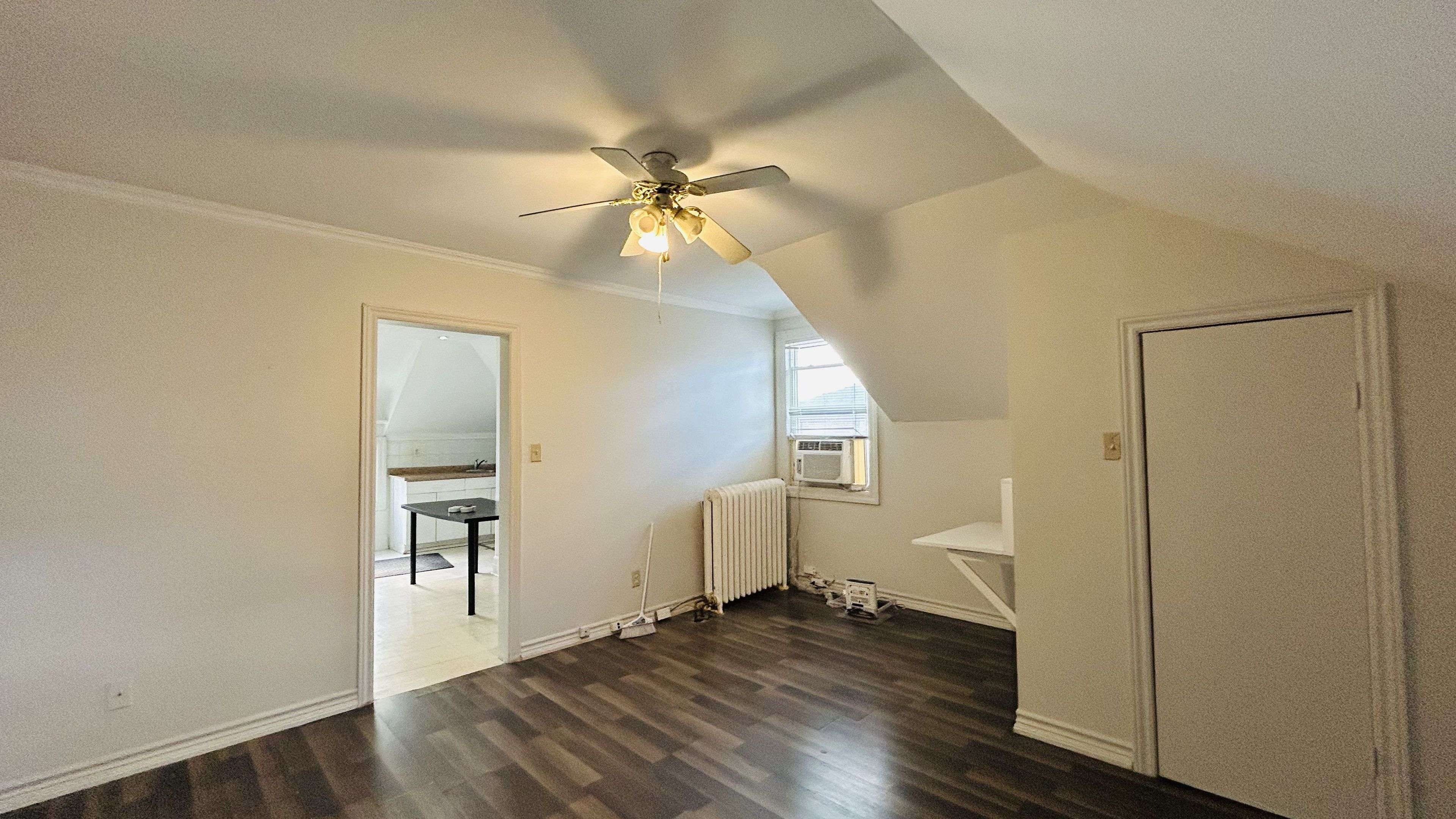 Toronto W06, ON M8W 3J2,60 Long Branch AVE #3