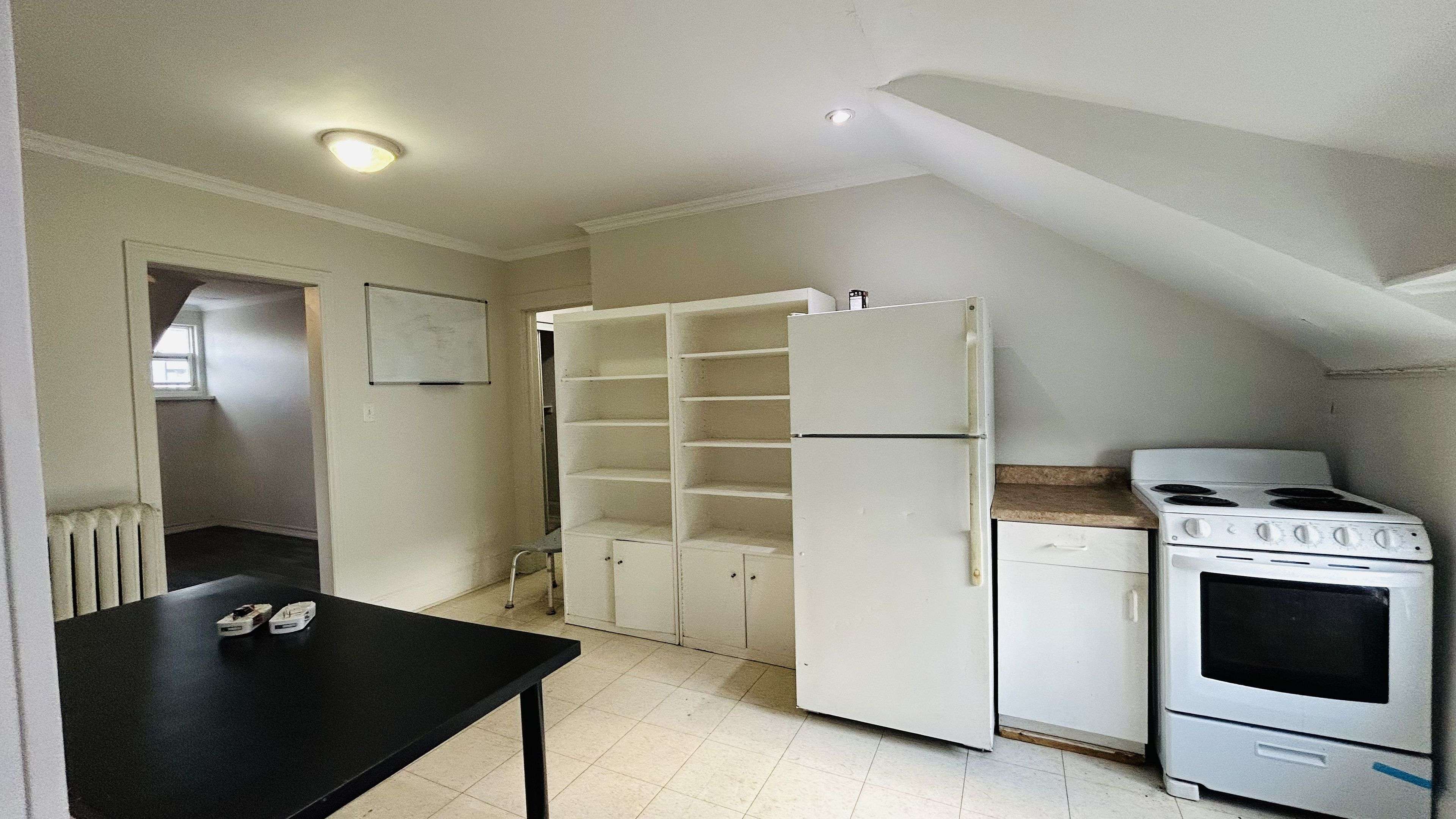 Toronto W06, ON M8W 3J2,60 Long Branch AVE #3